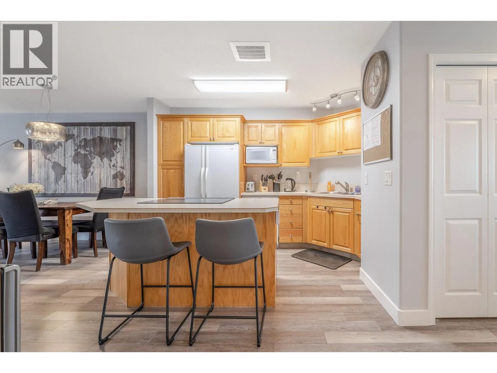 850 Railway Lane Unit# 203
