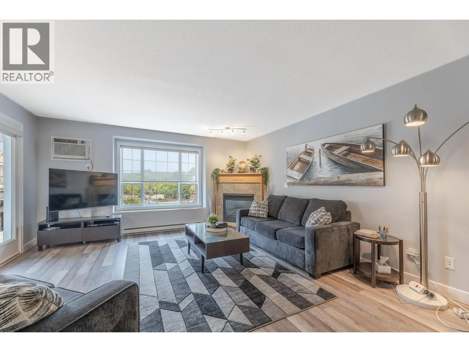 850 Railway Lane Unit# 203