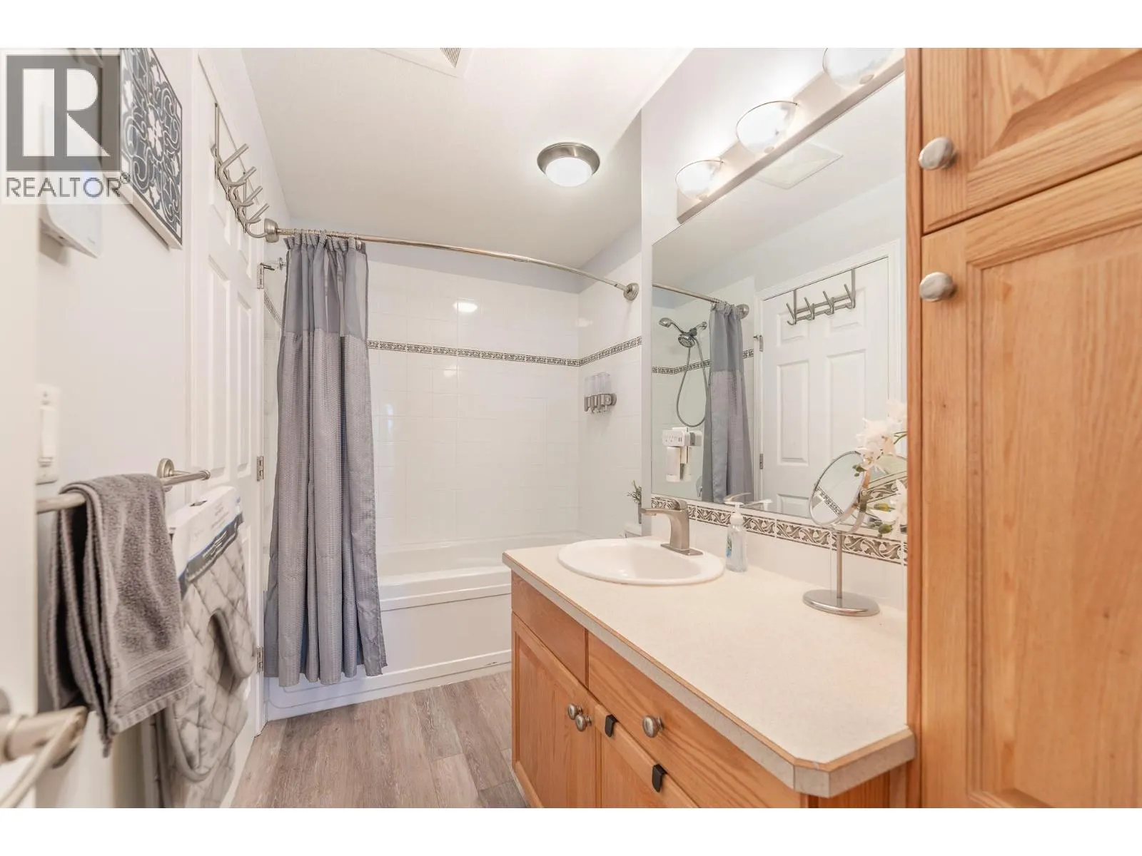 850 Railway Lane Unit# 203