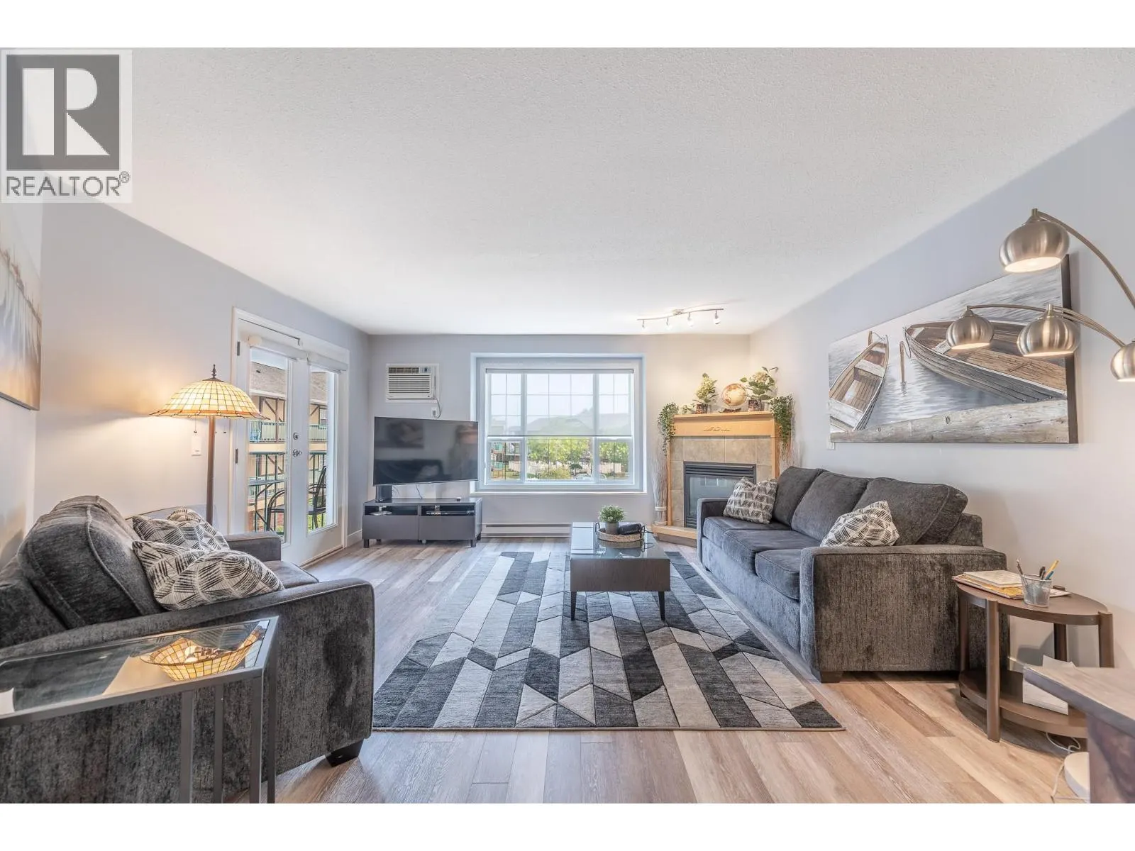 850 Railway Lane Unit# 203