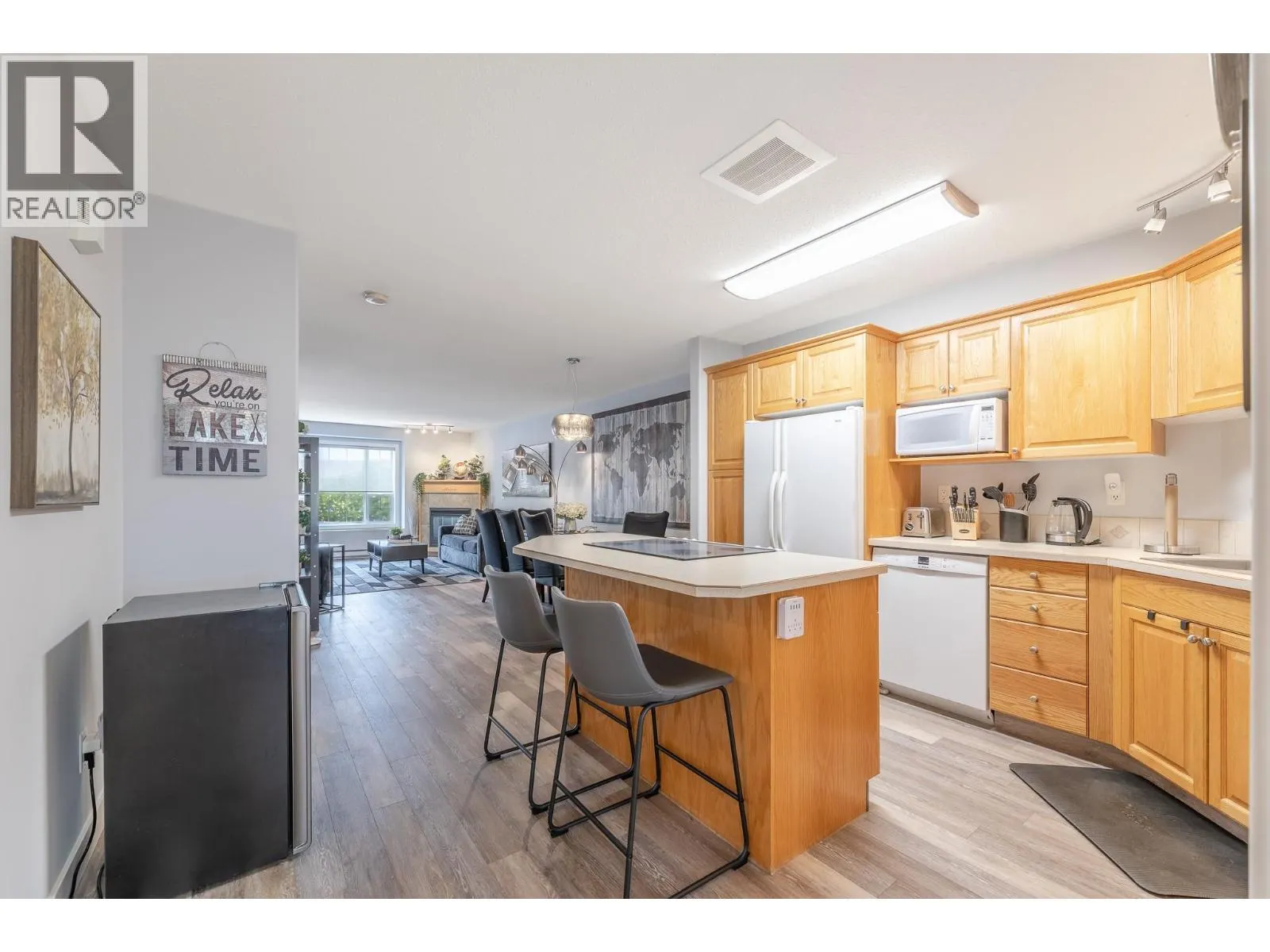 850 Railway Lane Unit# 203
