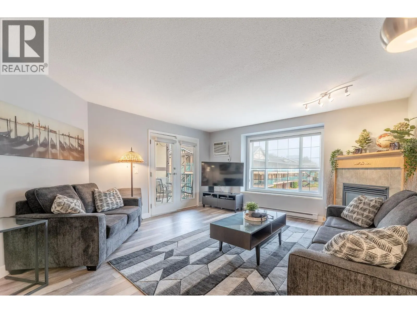 850 Railway Lane Unit# 203