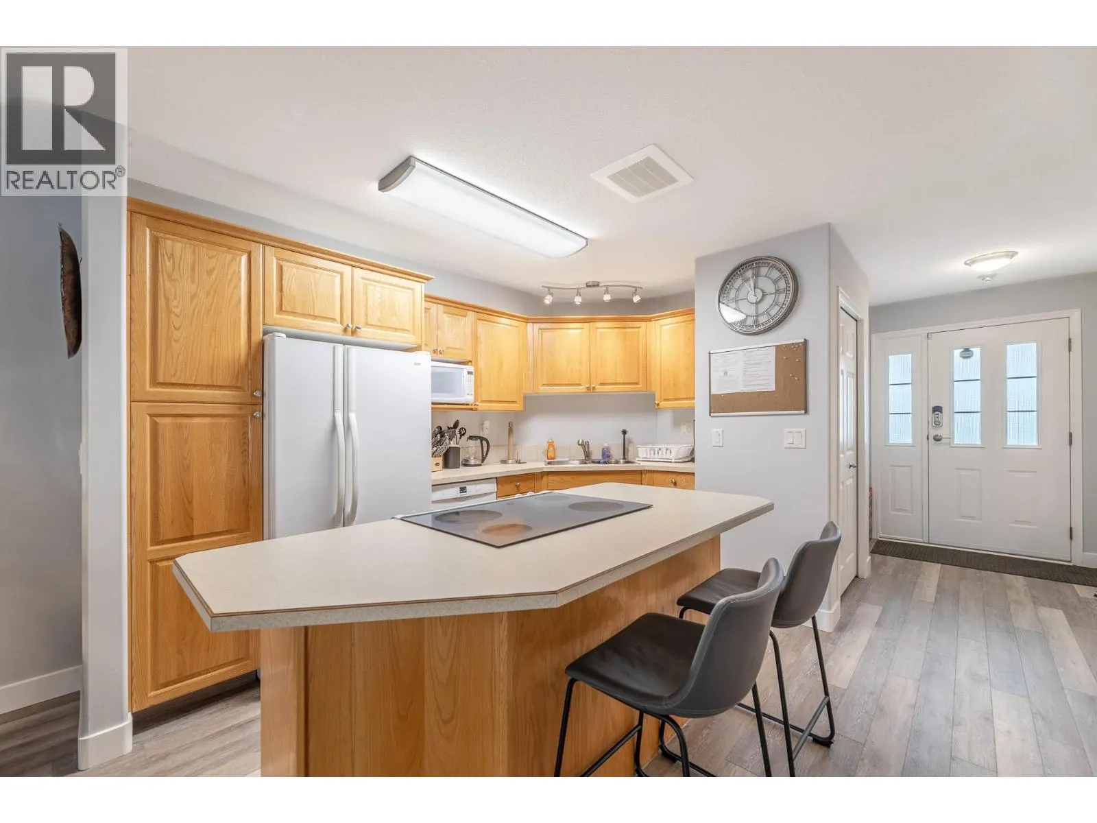 850 Railway Lane Unit# 203