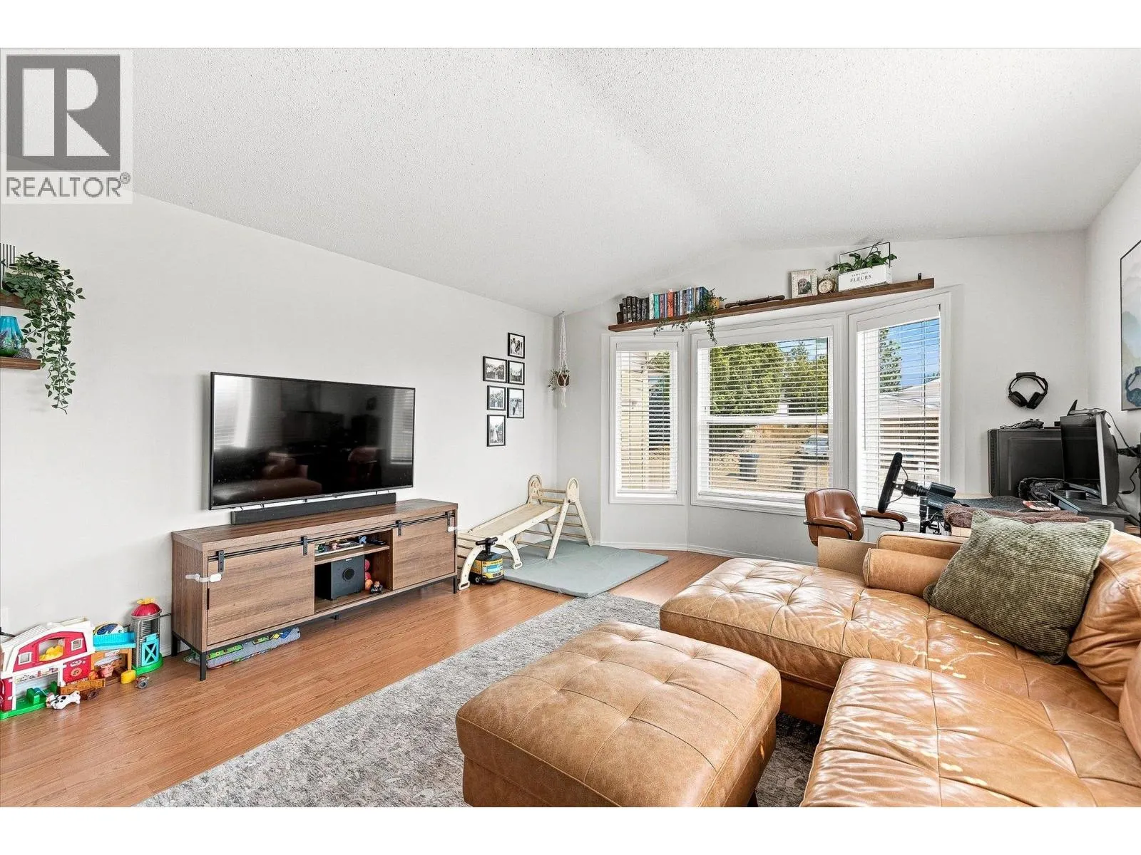 2550 Hollywood Road N Unit# 111