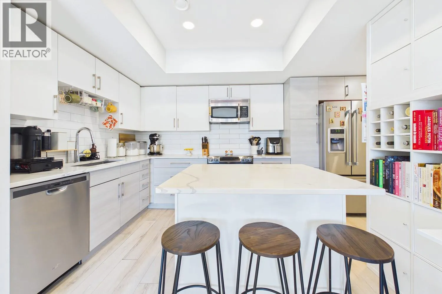 439 Redtail Court
