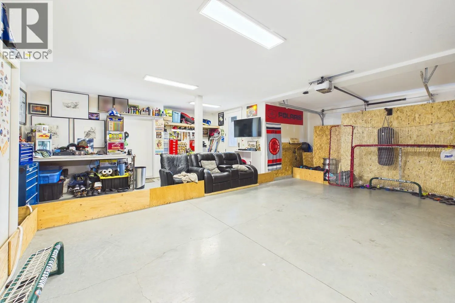 439 Redtail Court