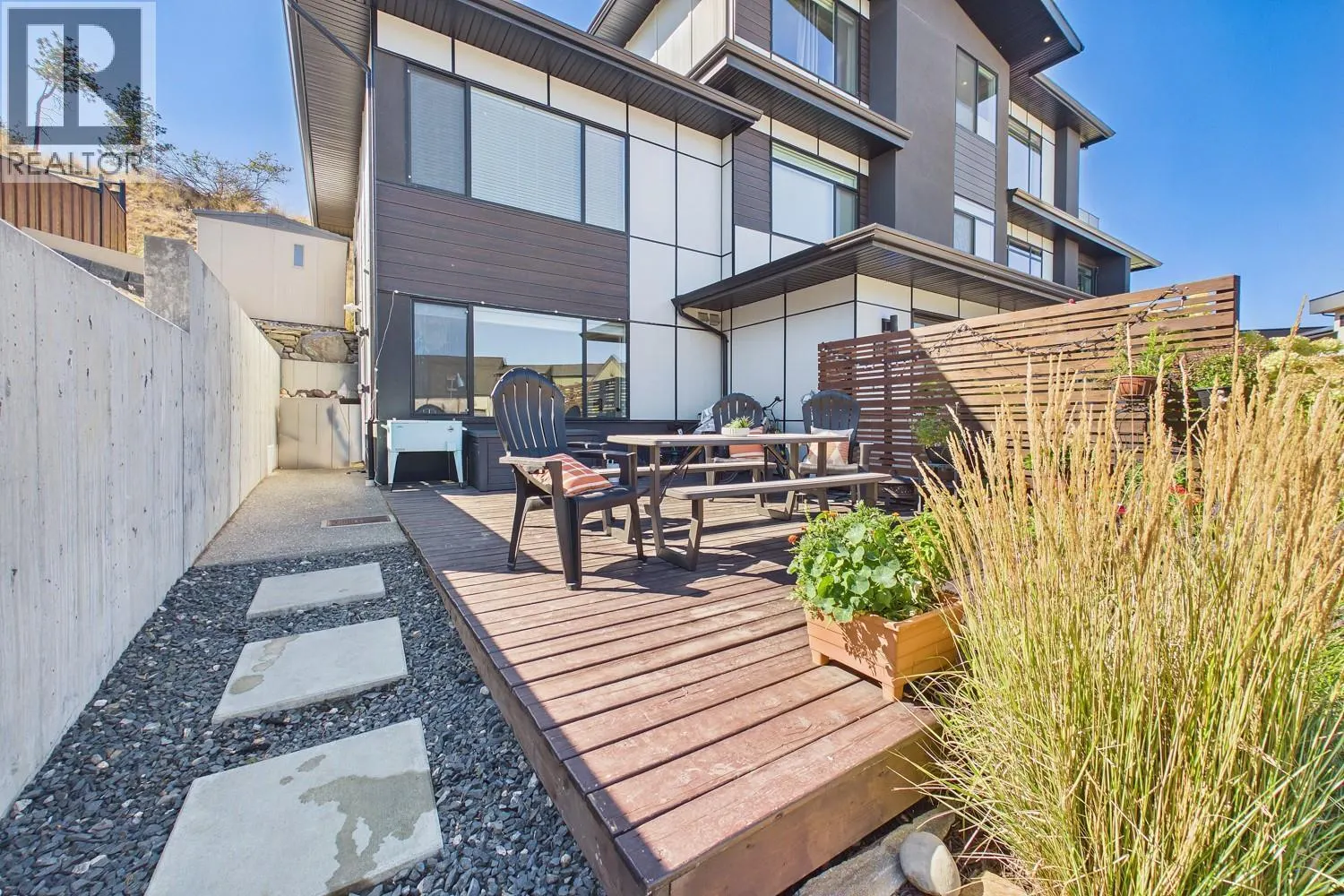 439 Redtail Court
