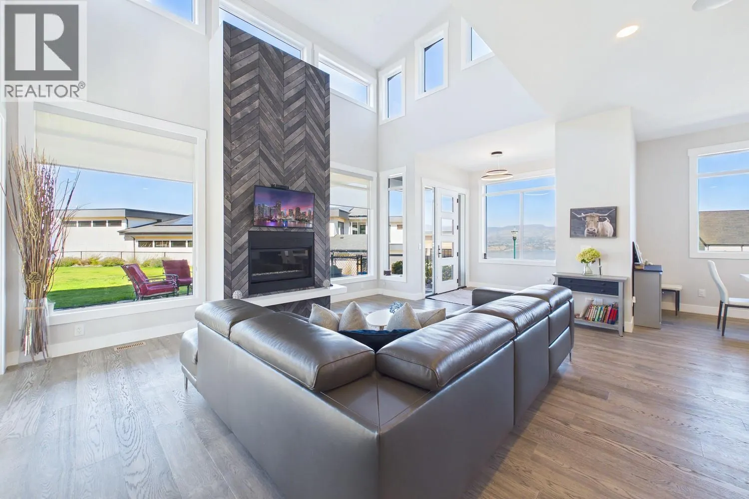 439 Redtail Court