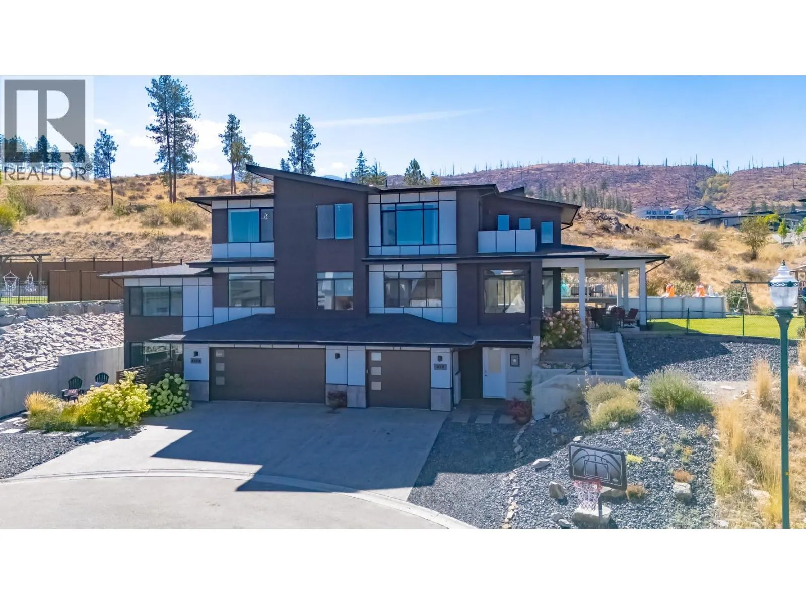 439 Redtail Court
