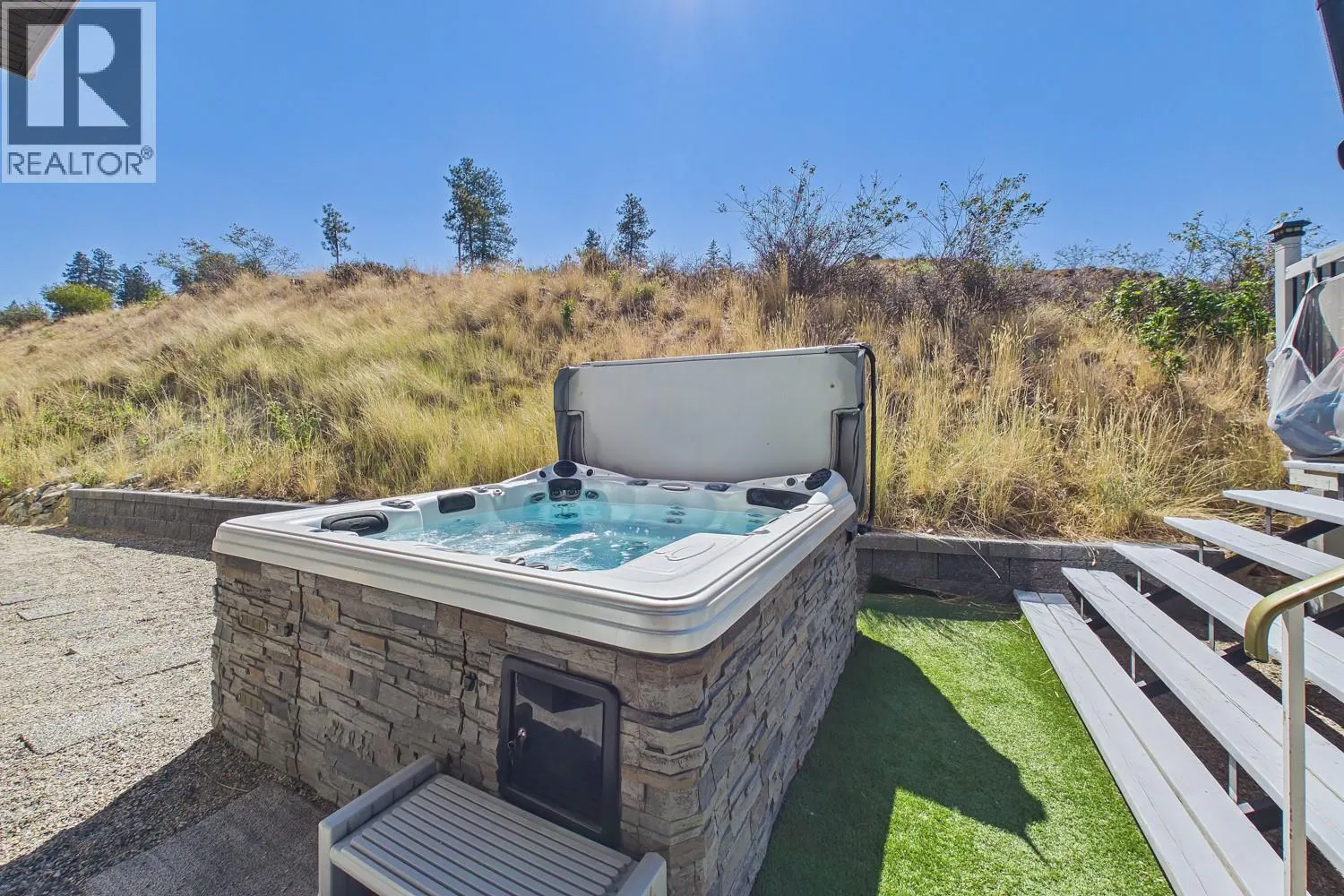 439 Redtail Court