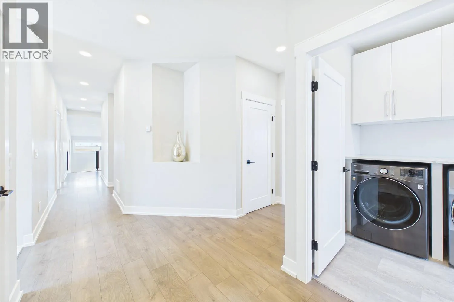439 Redtail Court