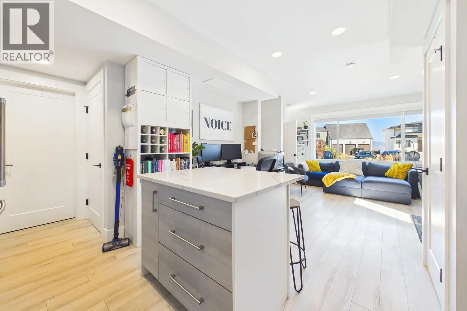 439 Redtail Court