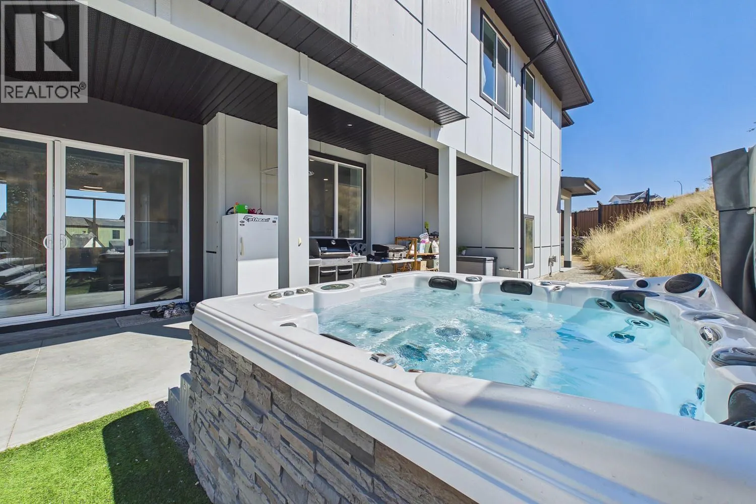 439 Redtail Court