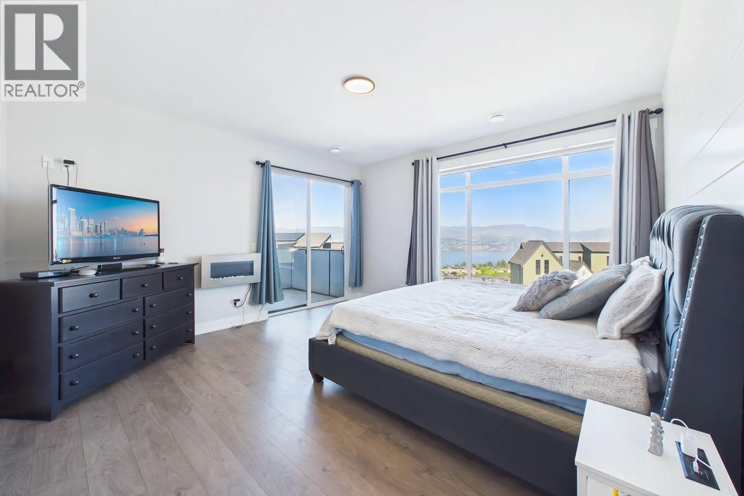 439 Redtail Court