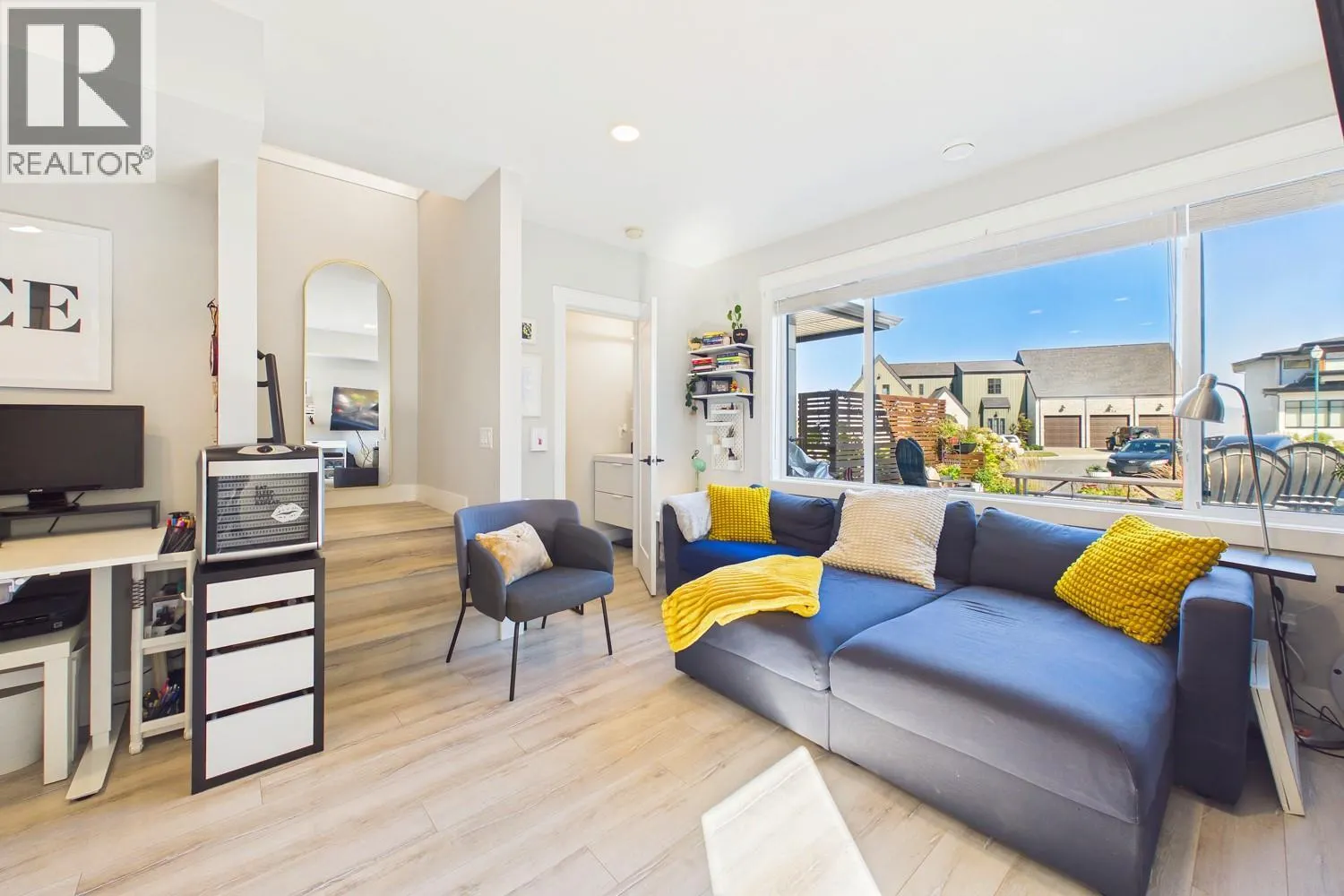 439 Redtail Court