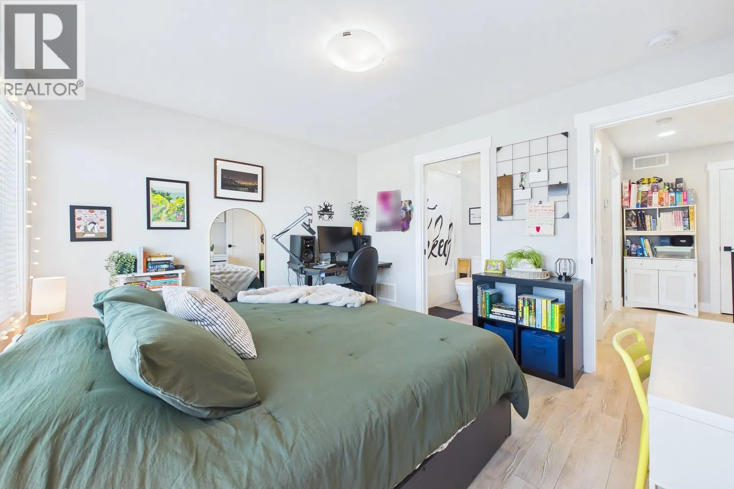 439 Redtail Court