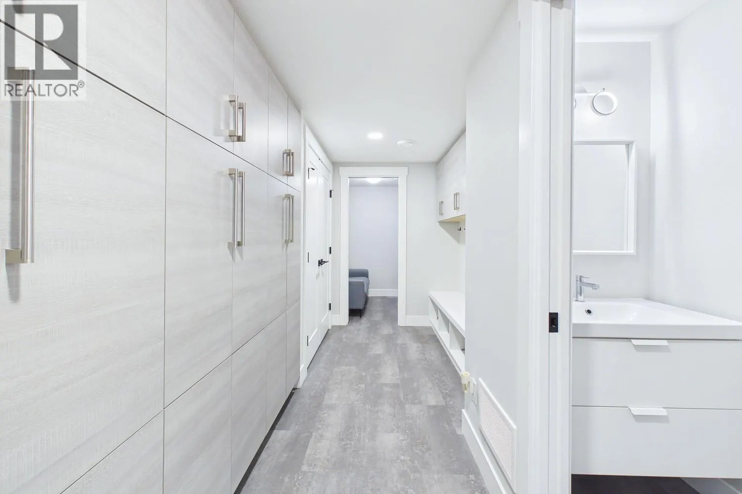 439 Redtail Court