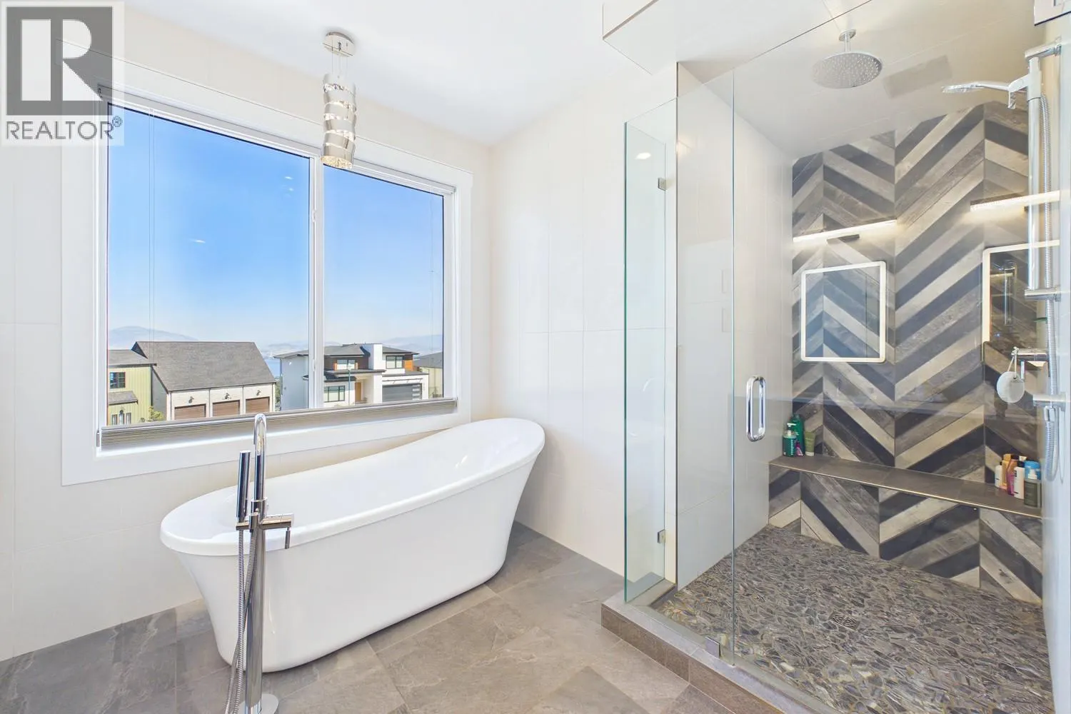 439 Redtail Court