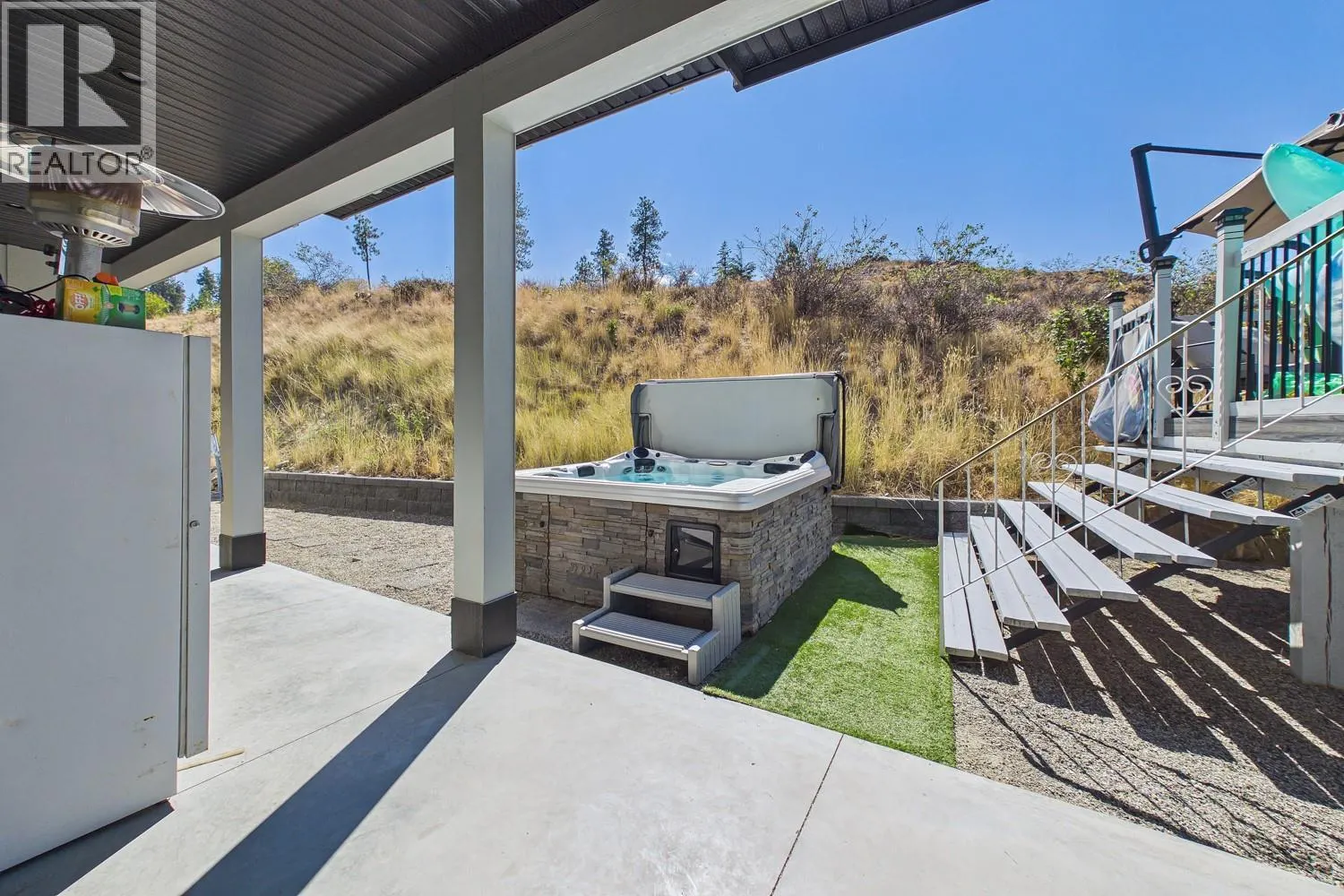 439 Redtail Court