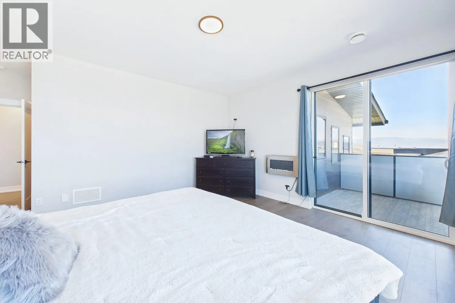 439 Redtail Court