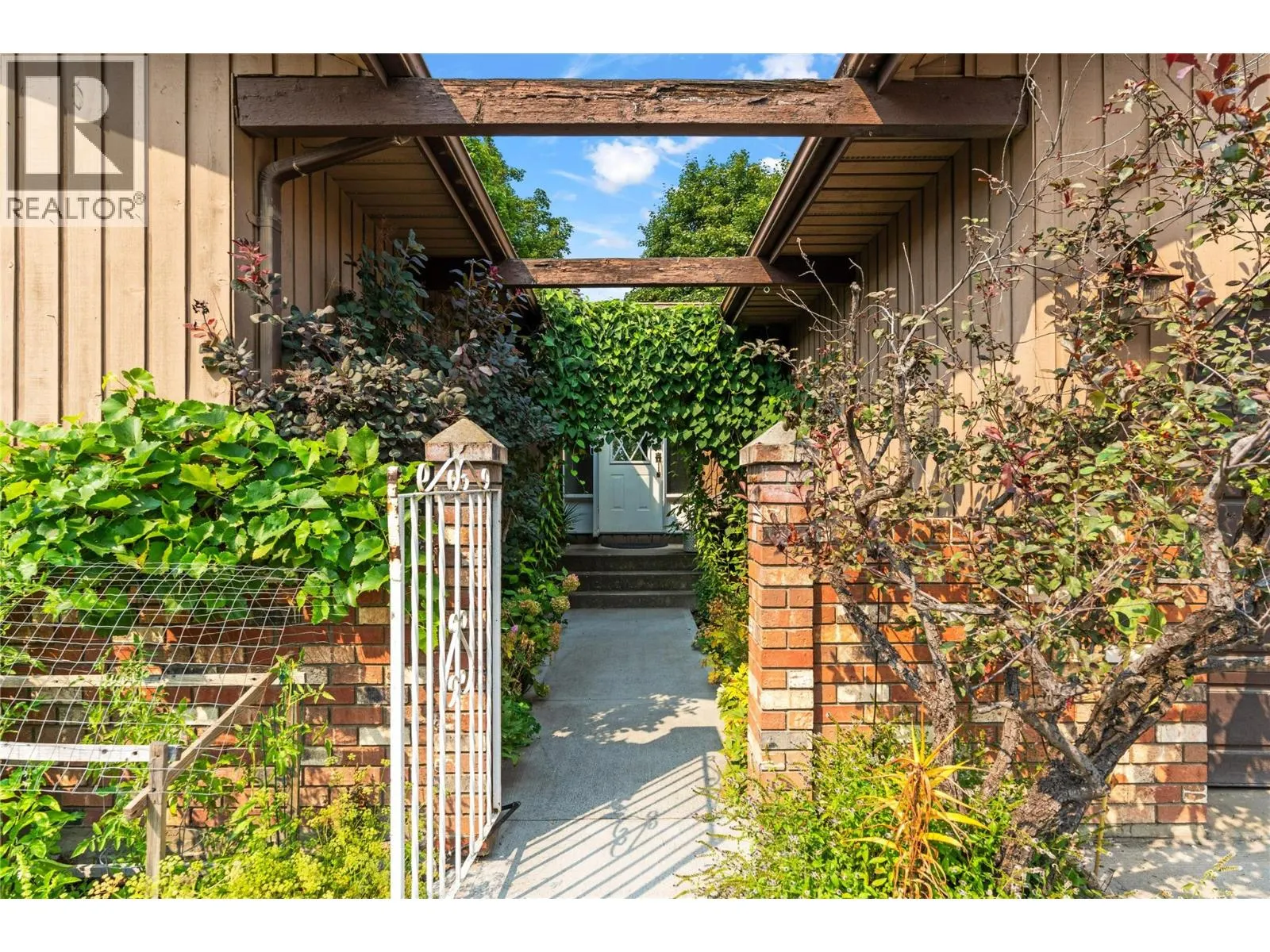 1503 39A Avenue