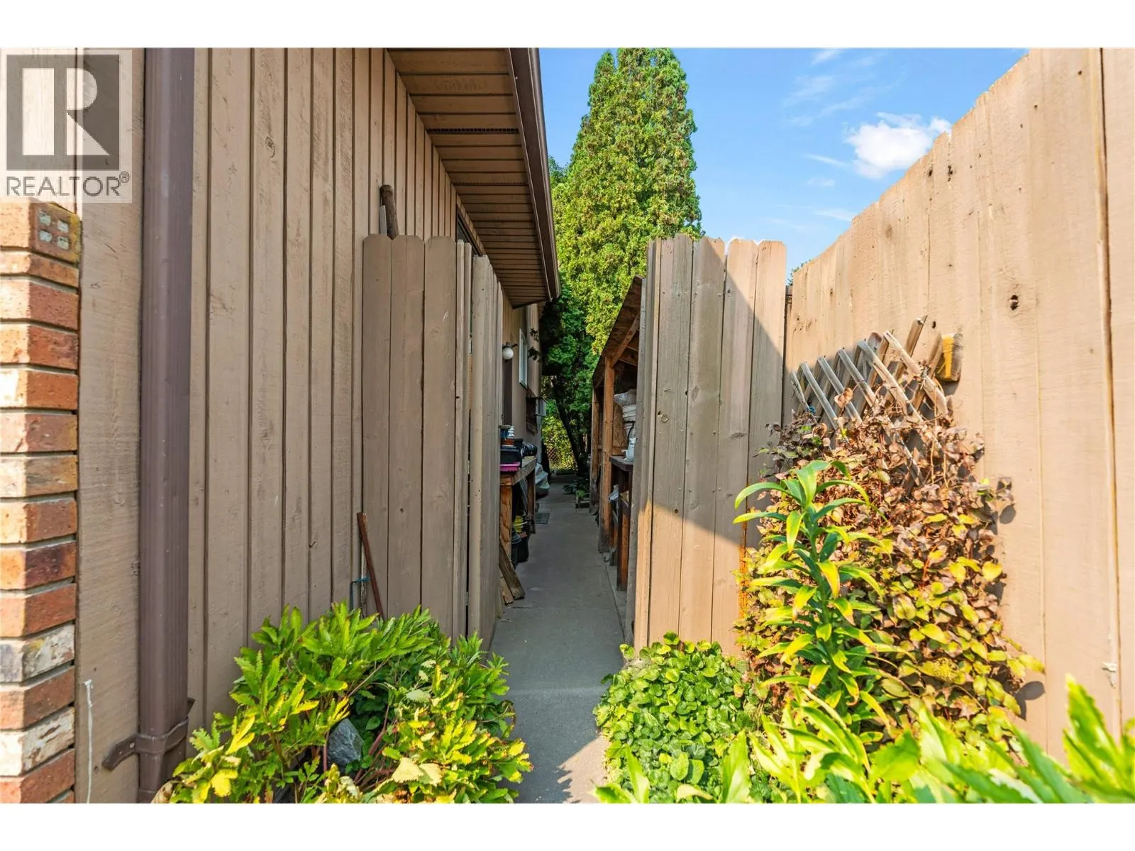 1503 39A Avenue
