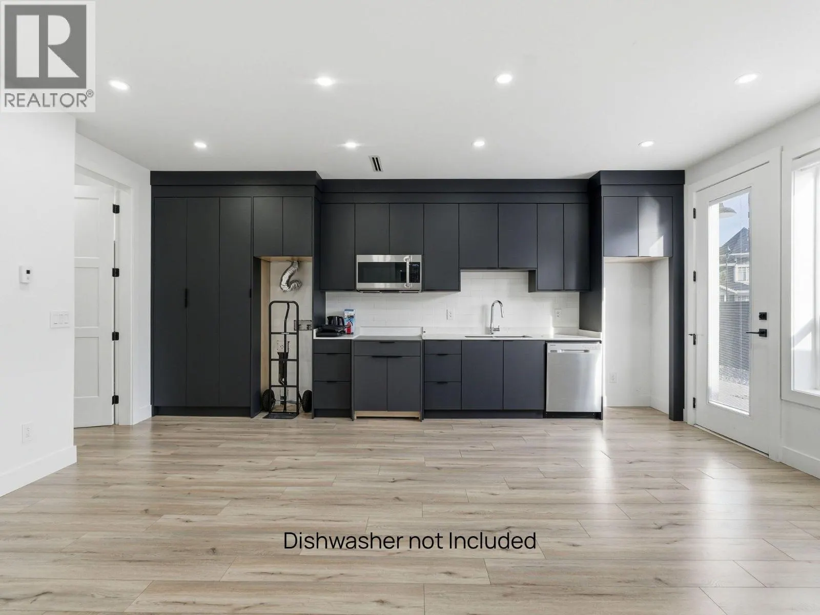 5300 Hedeman Court