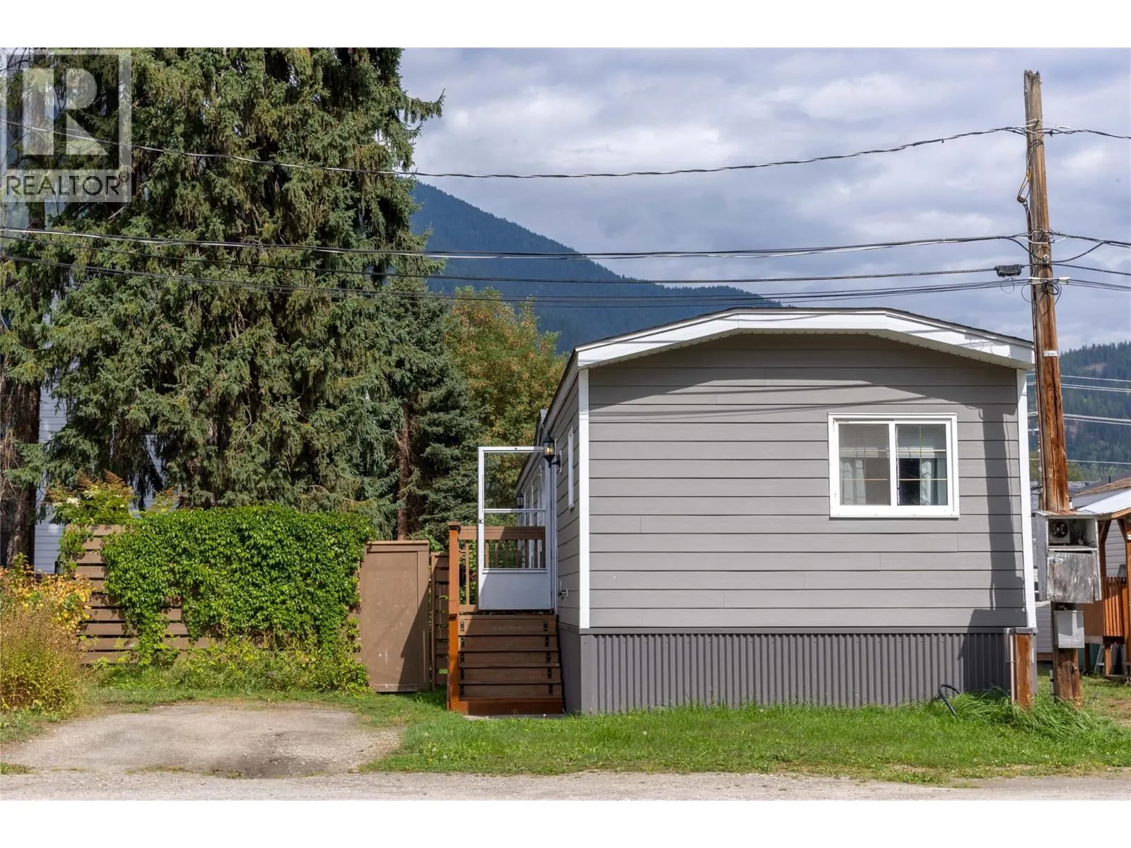 606 Edward Street Unit# 11