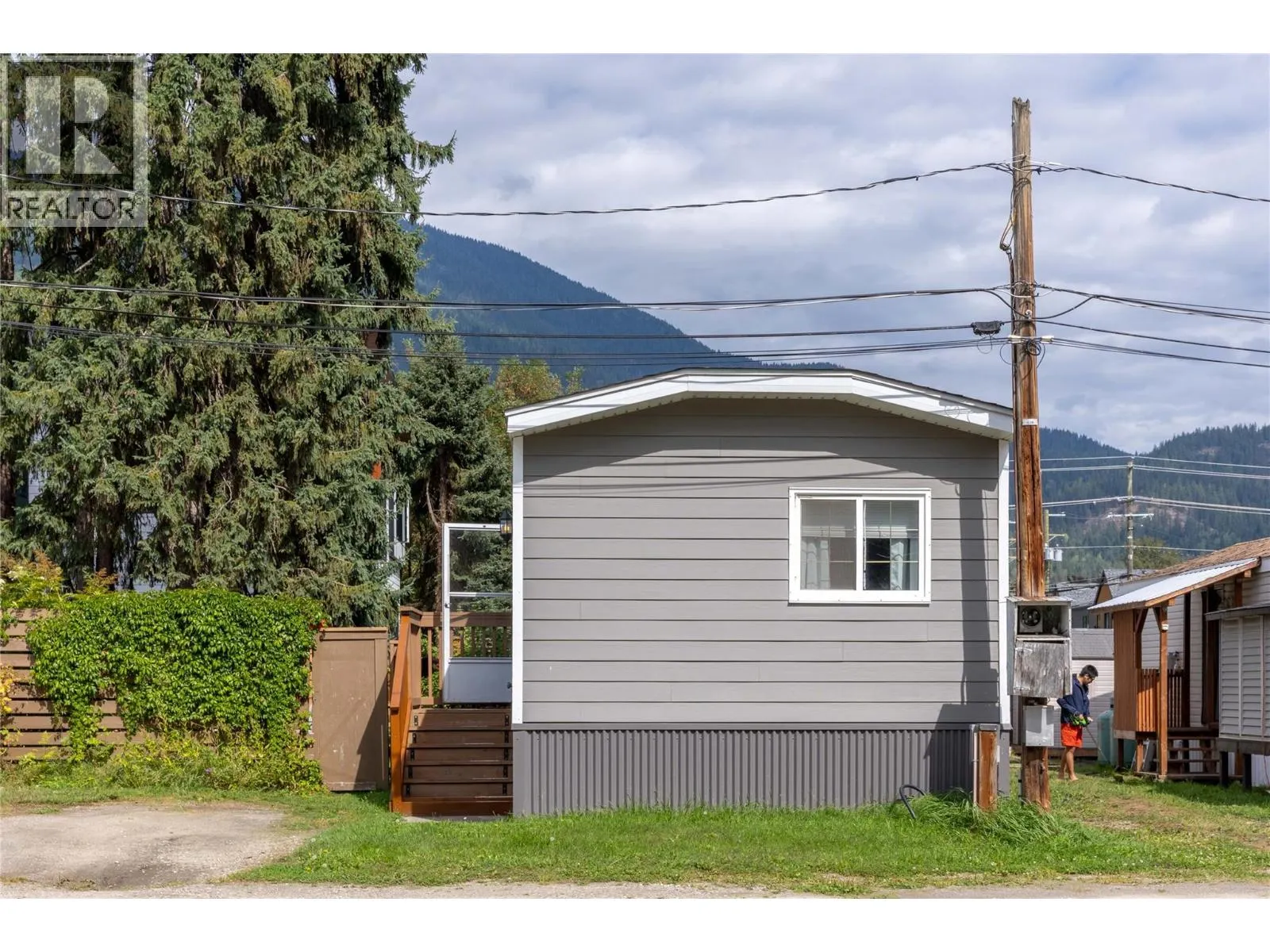 606 Edward Street Unit# 11