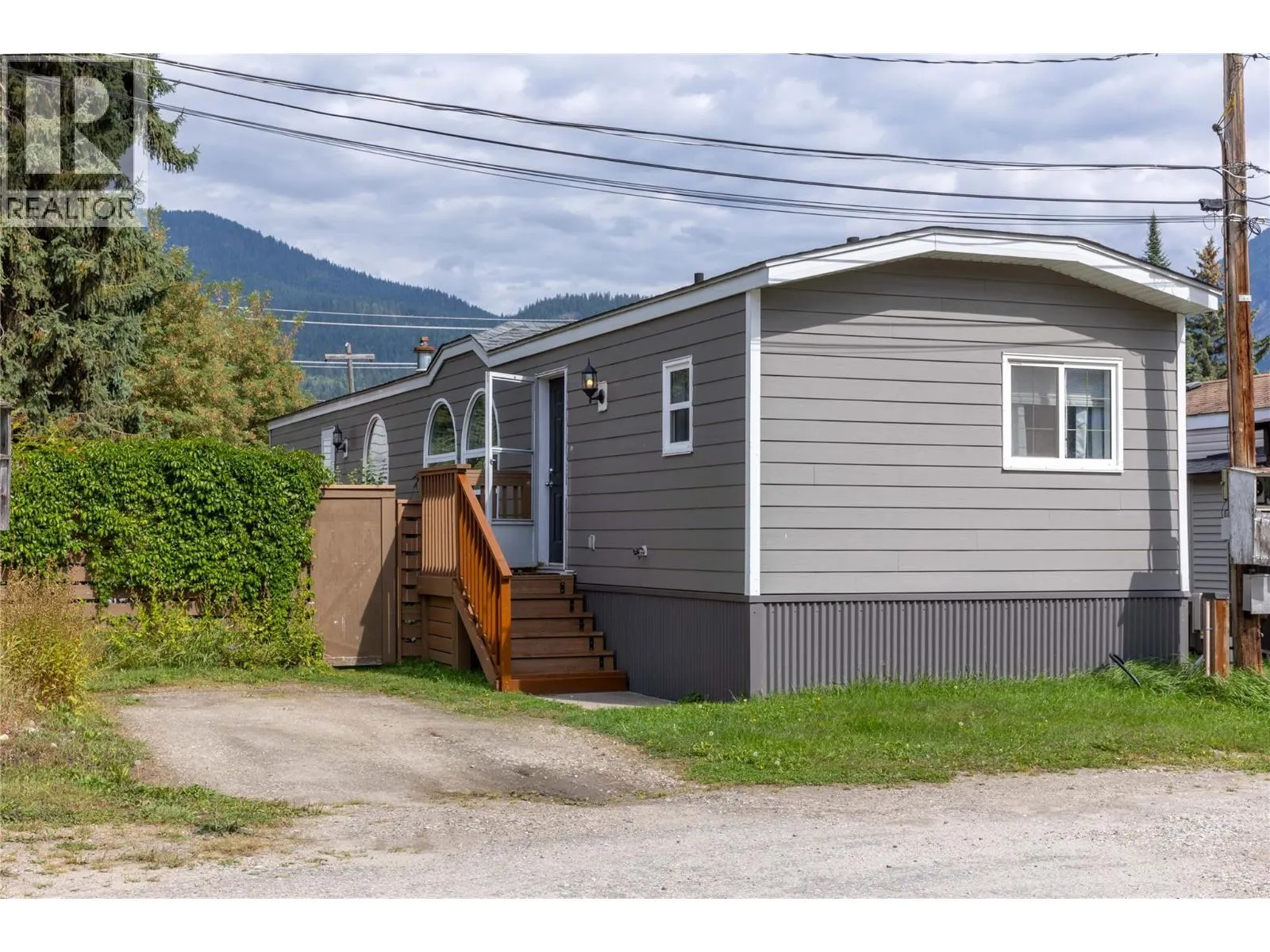 606 Edward Street Unit# 11