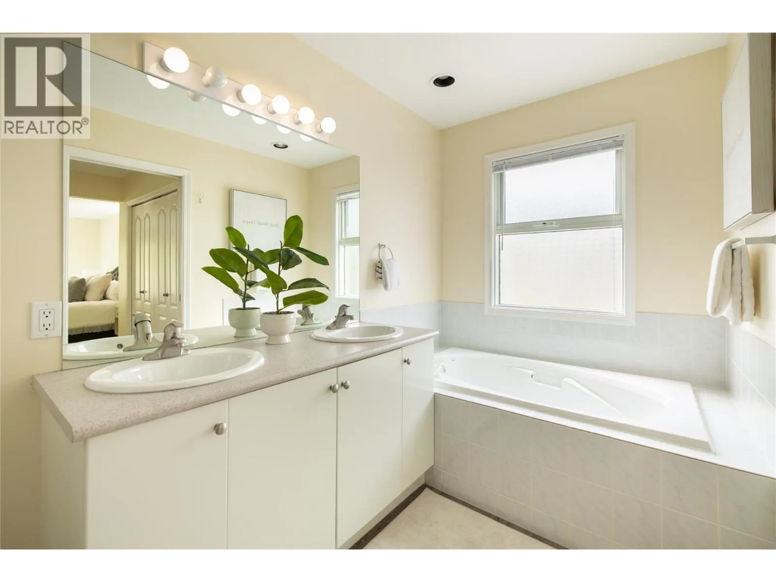 650 Lexington Drive Unit# 305