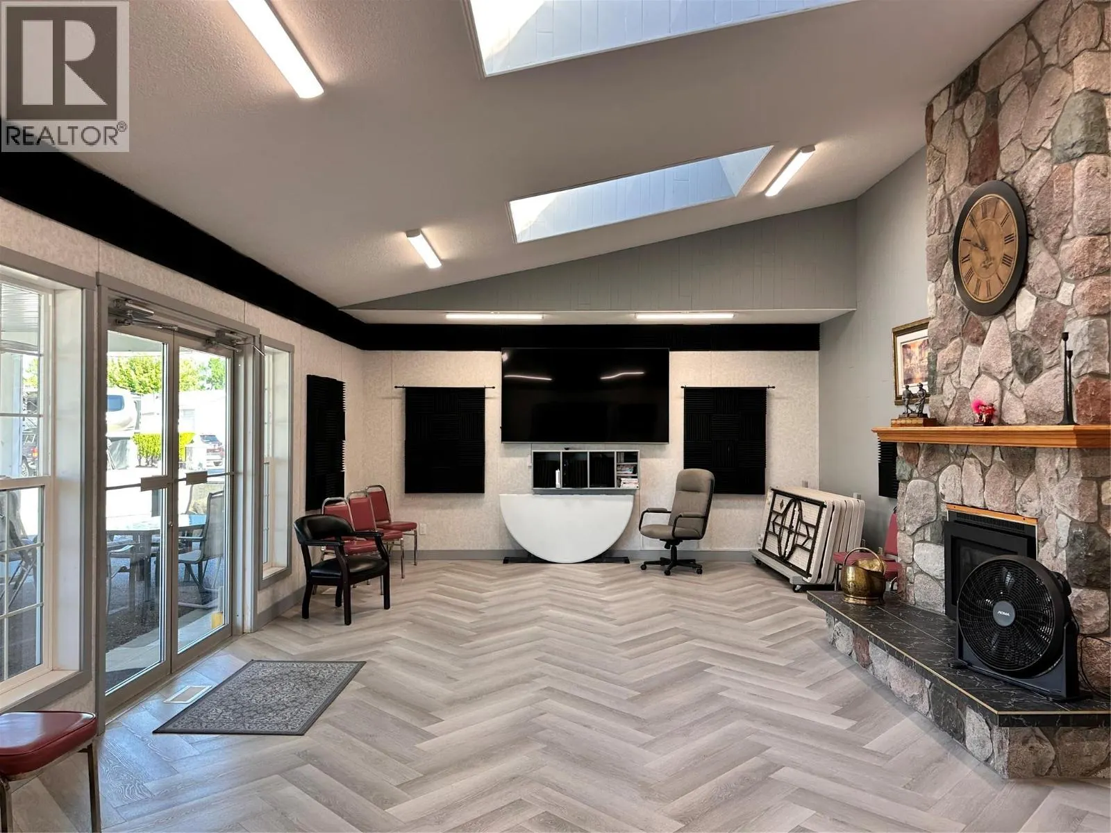 8000 HIGHLAND Road Unit# 30