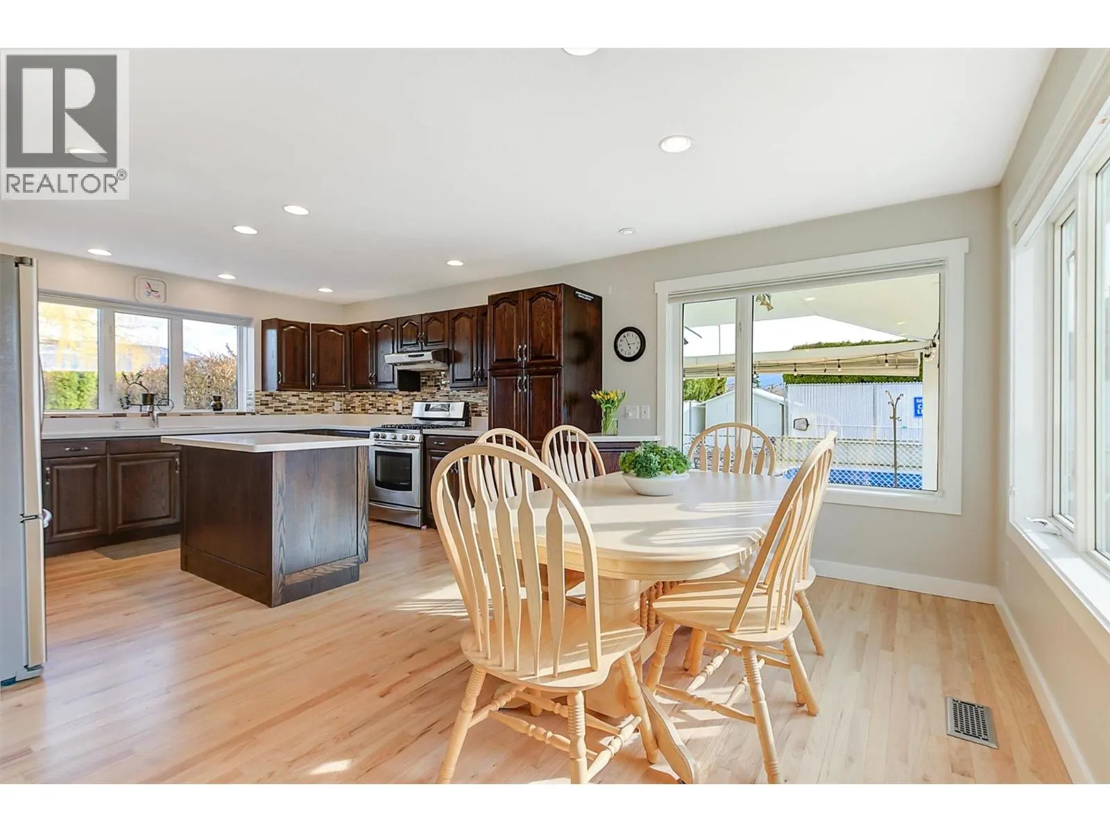 2547 Sexsmith Road