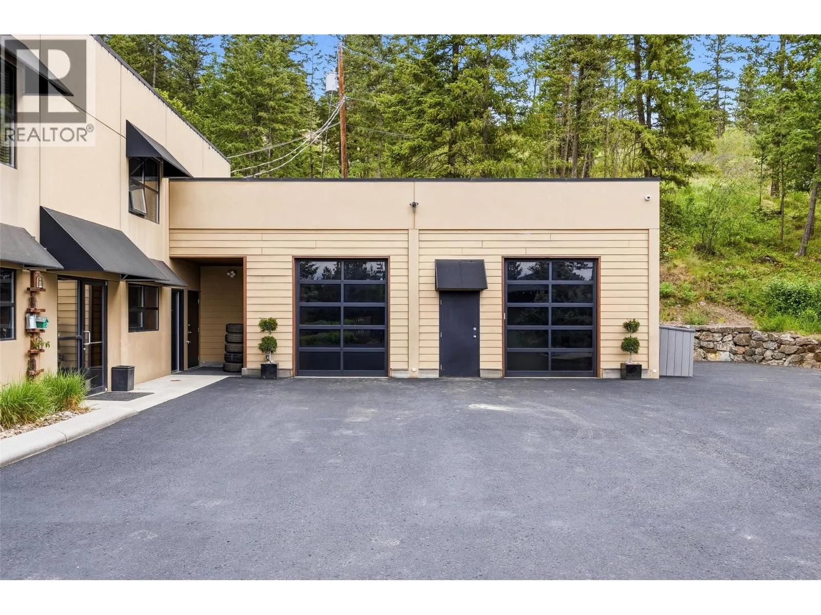 5757 Upper Booth Road N