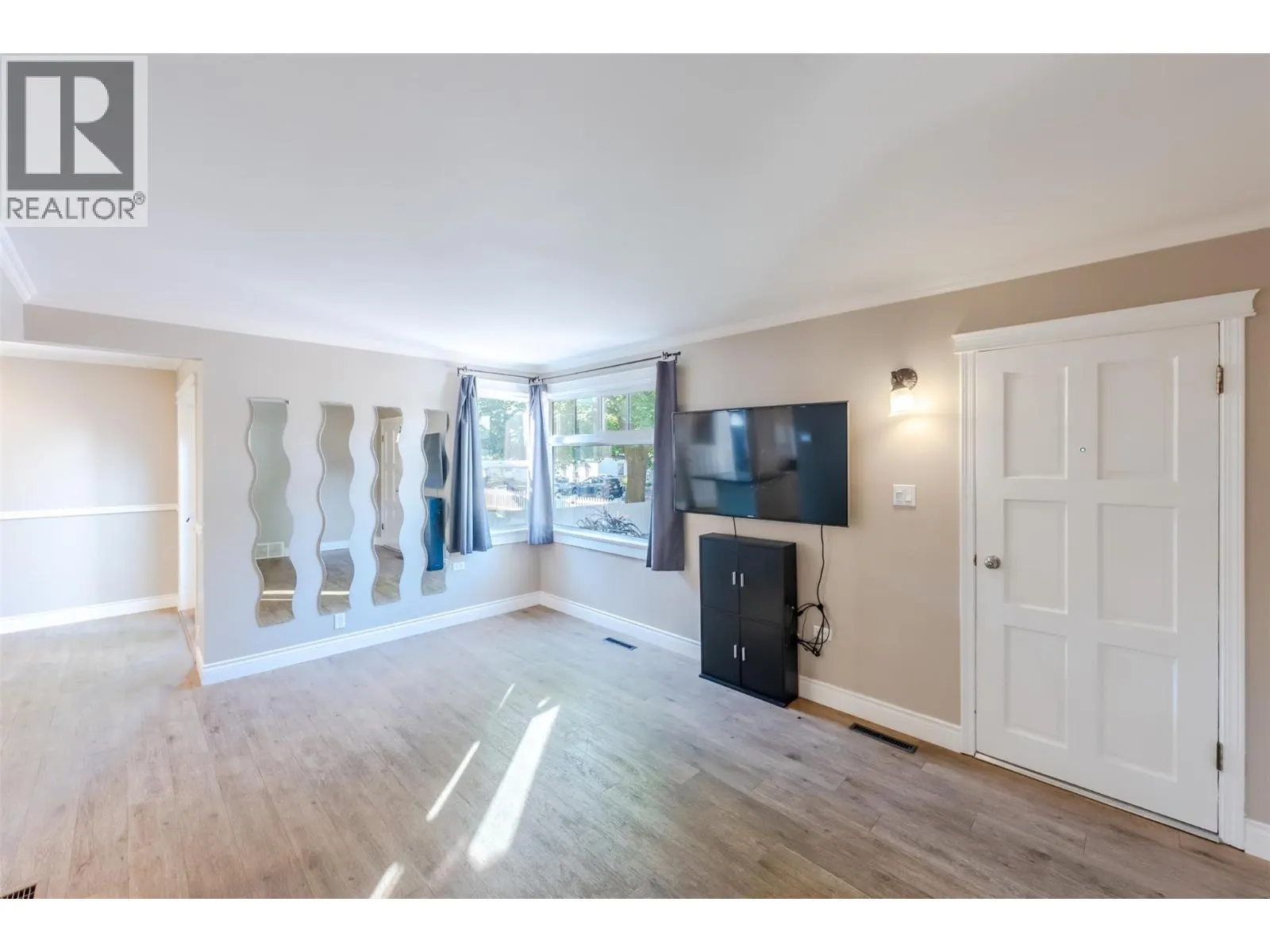 1110 Kilwinning Street