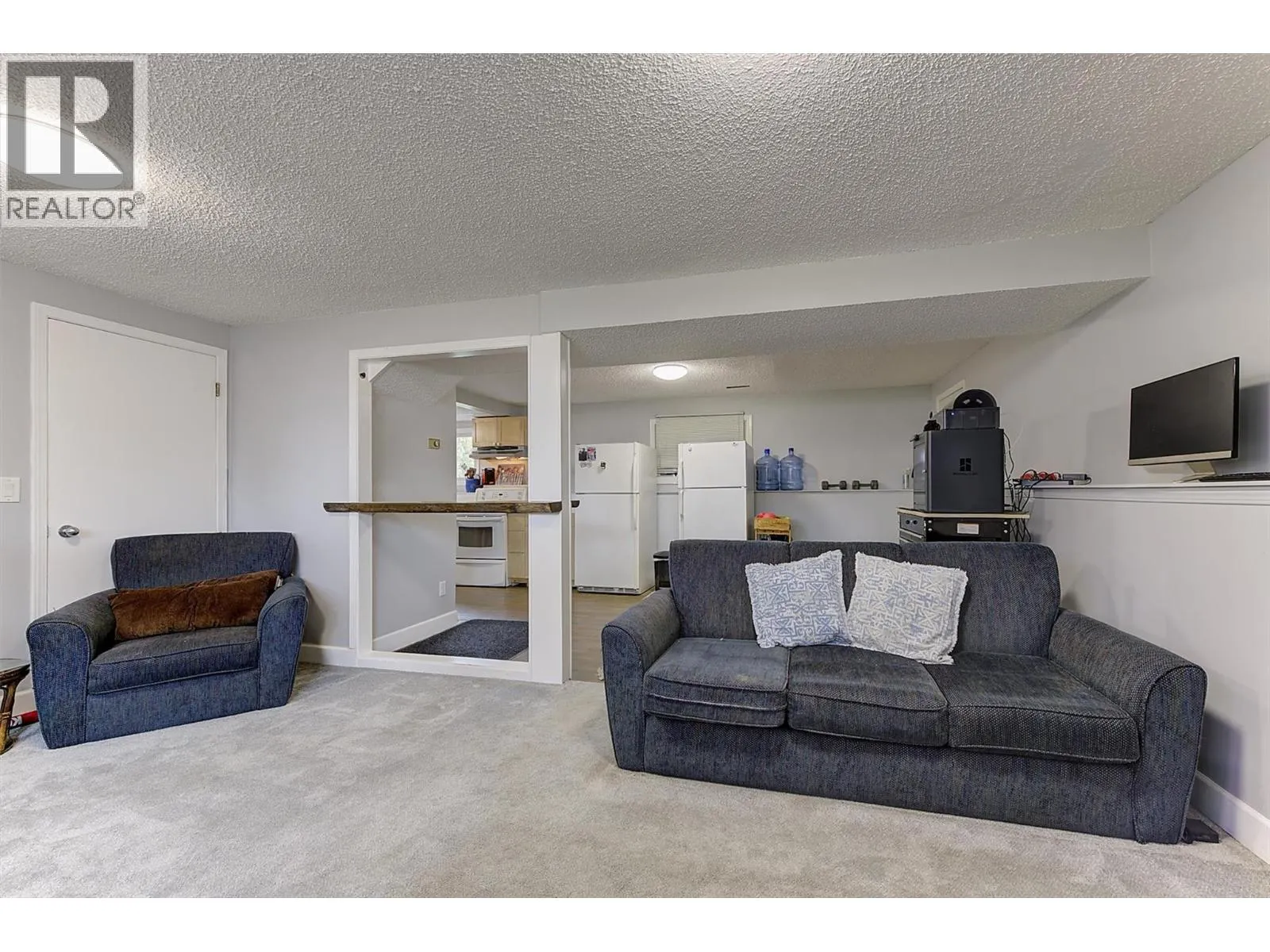 160 Leo Road