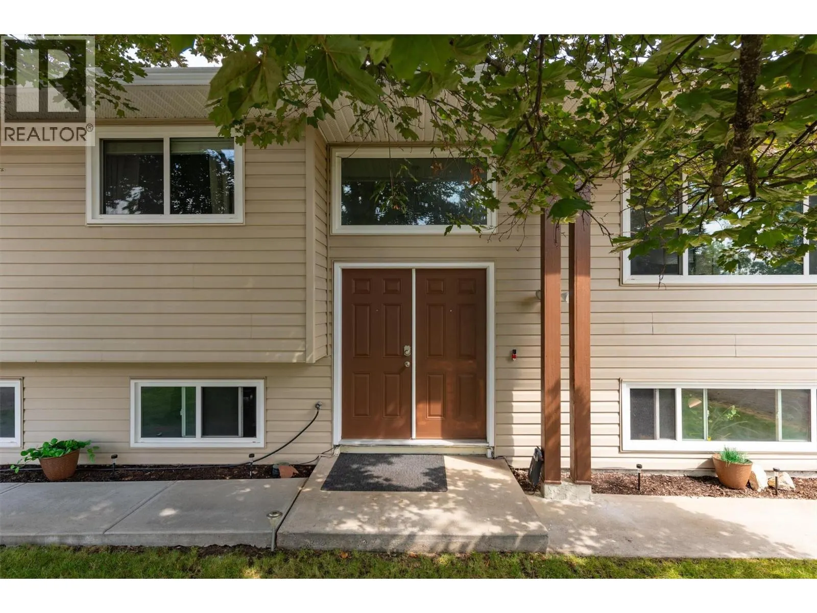 160 Leo Road