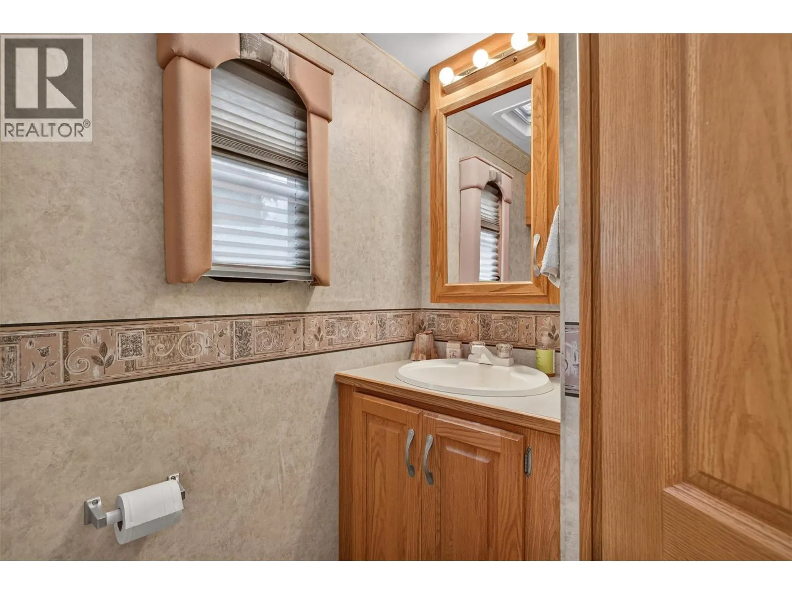 6853 Squilax-Anglemont Road Unit# 15
