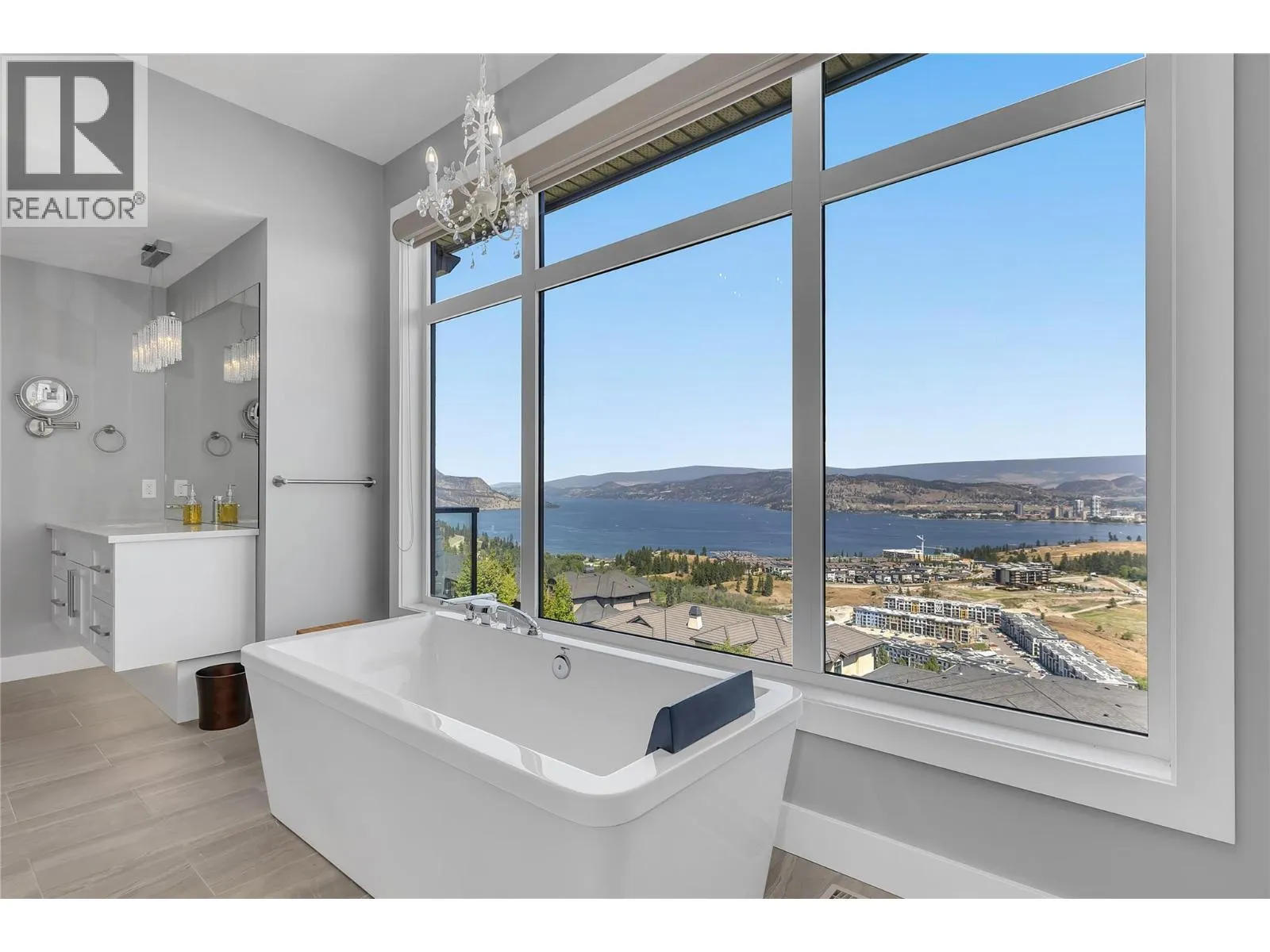 1823 Diamond View Drive