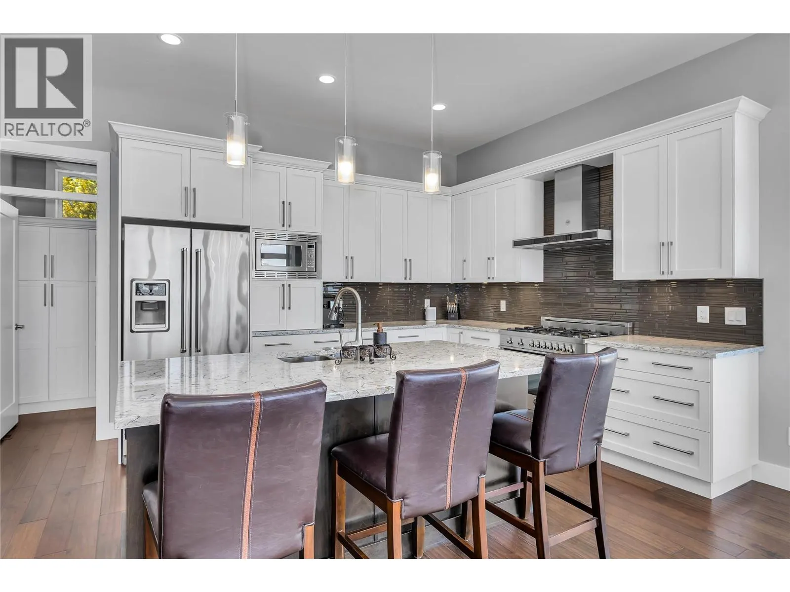 1823 Diamond View Drive