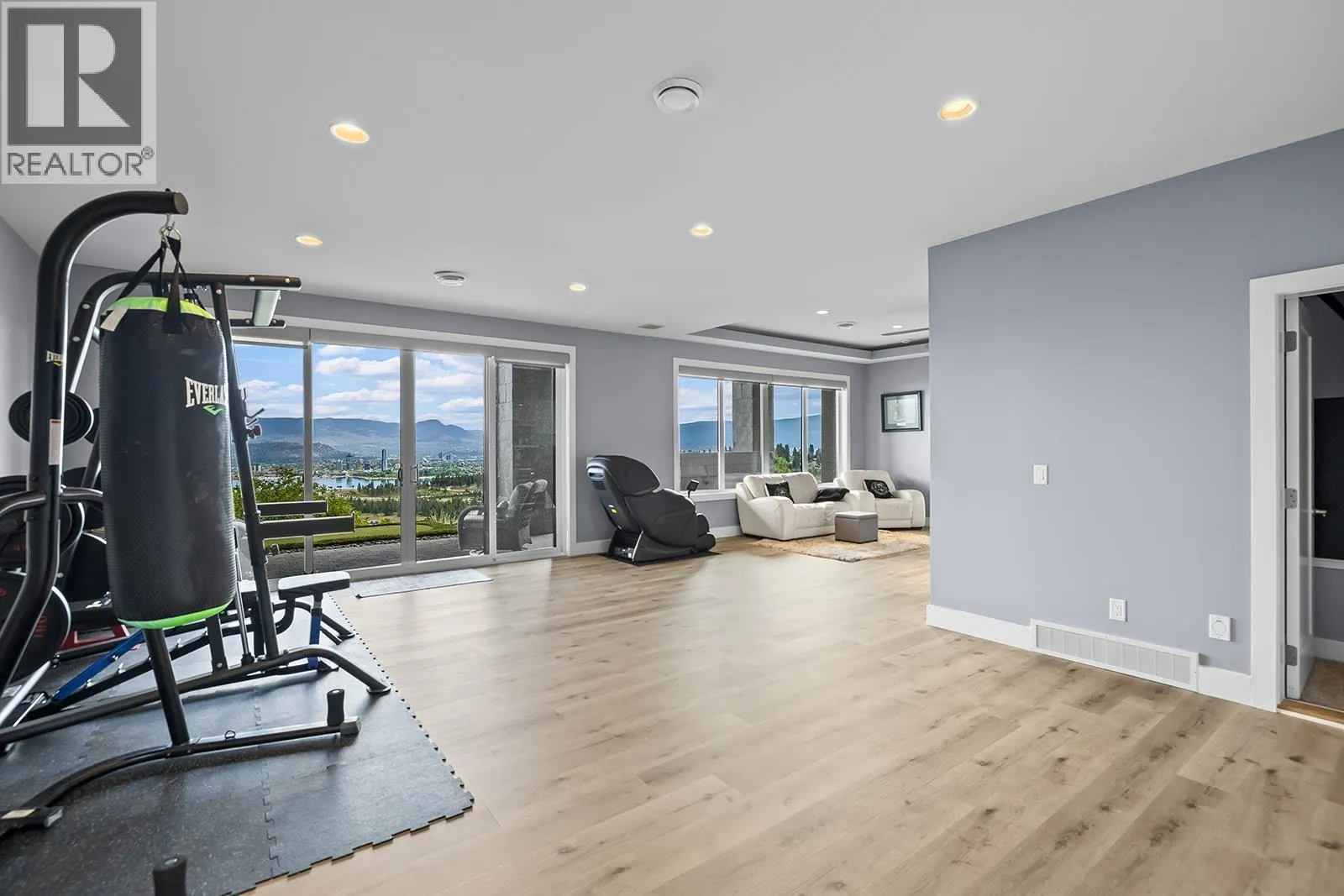 1823 Diamond View Drive