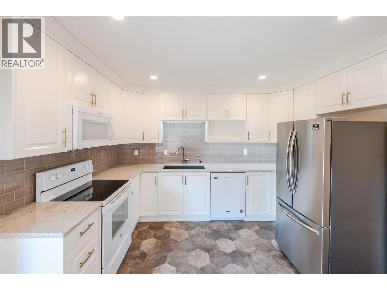 115 REDWING Place Unit# 18