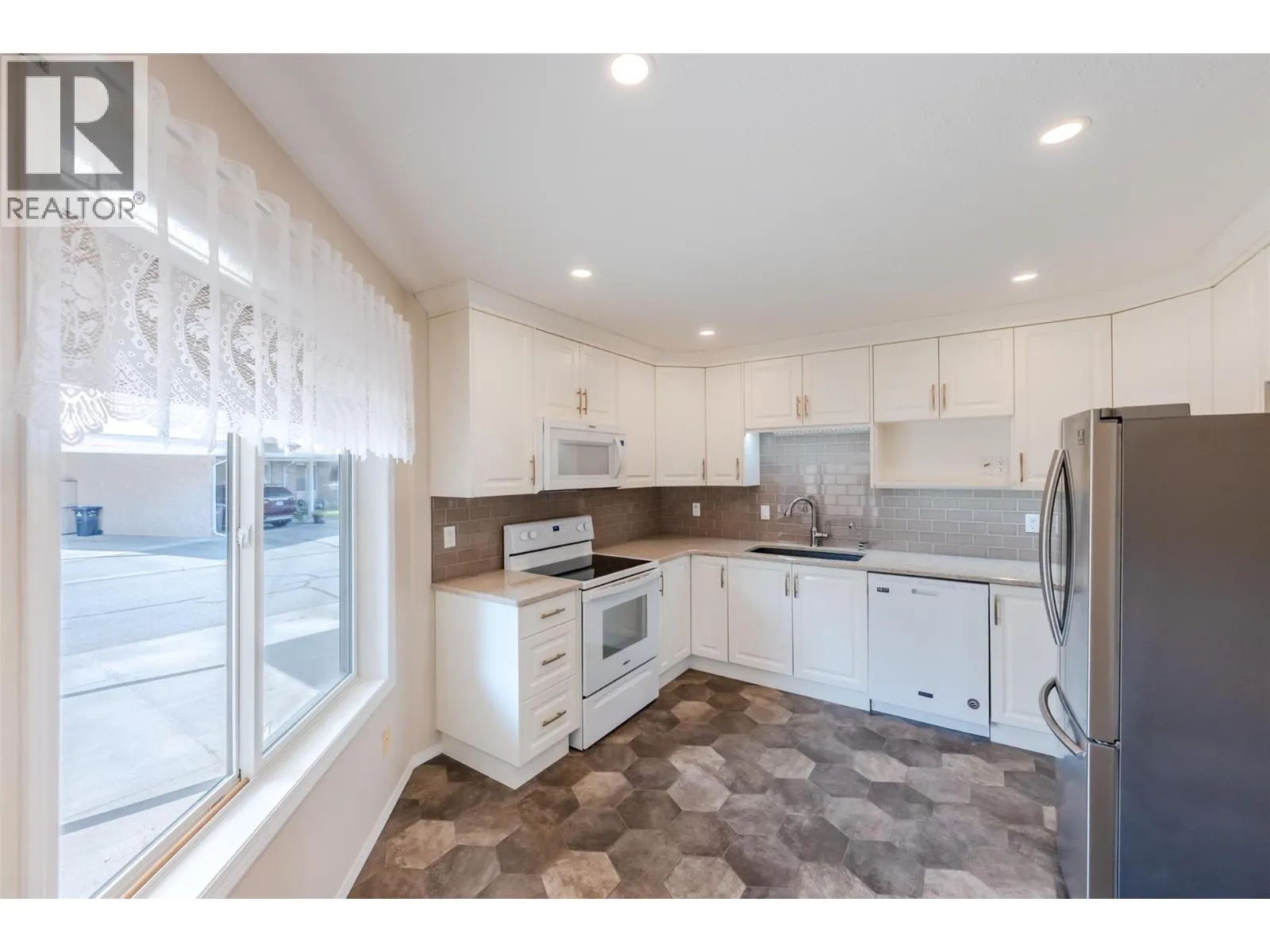 115 REDWING Place Unit# 18
