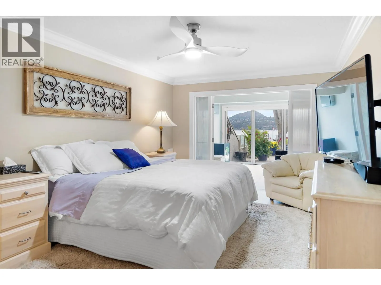 2900 Abbott Street Unit# 208