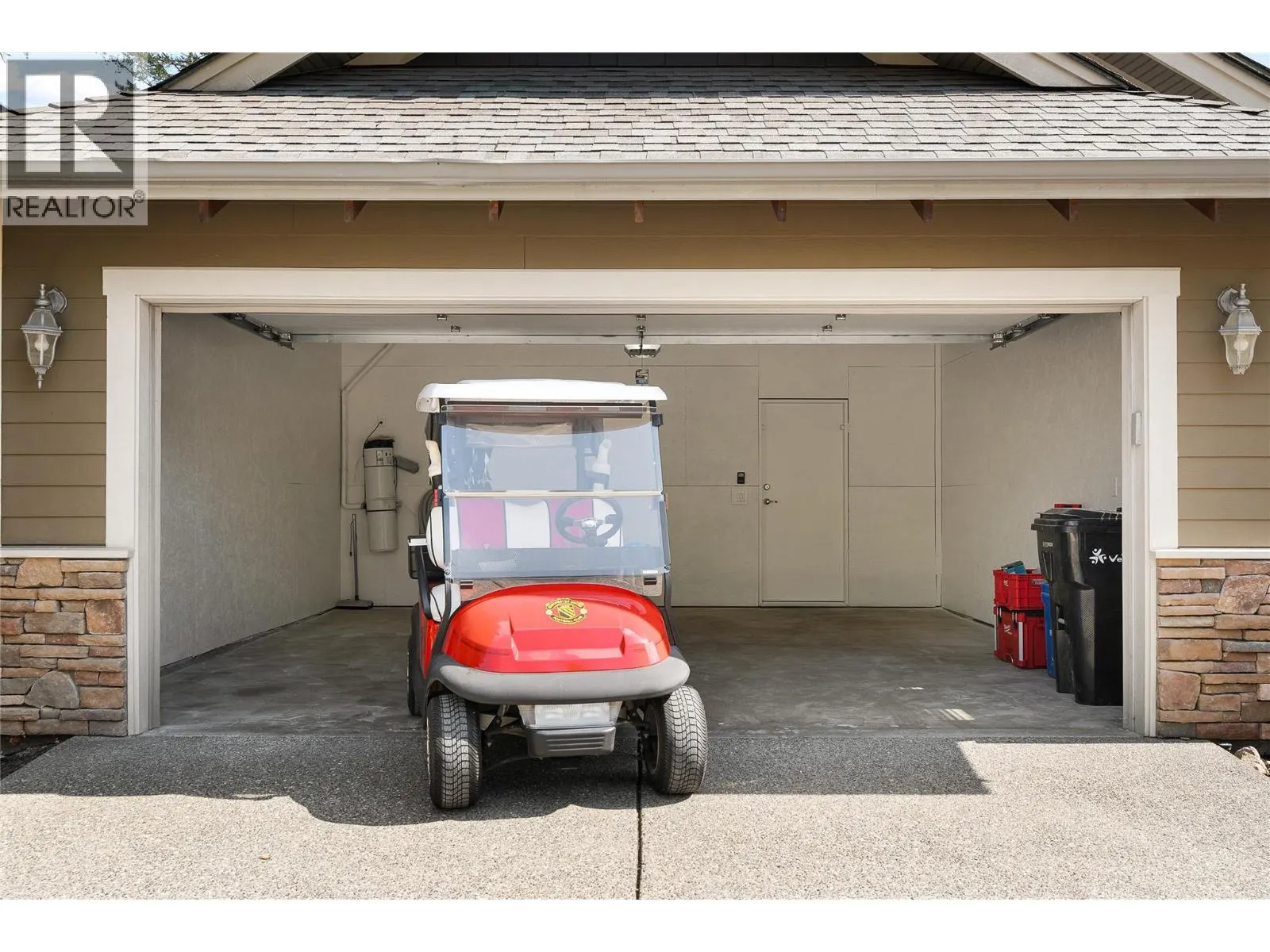 153 Mashie Crescent