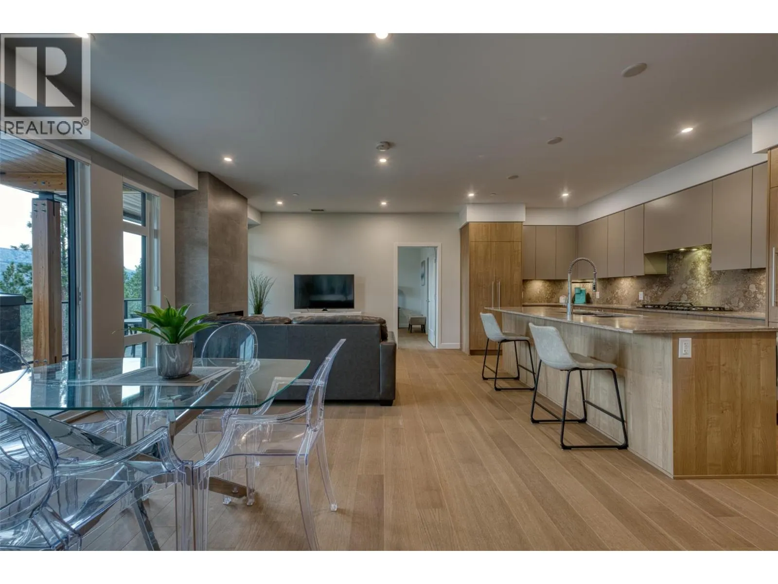 9652 Benchland Drive Unit# 306