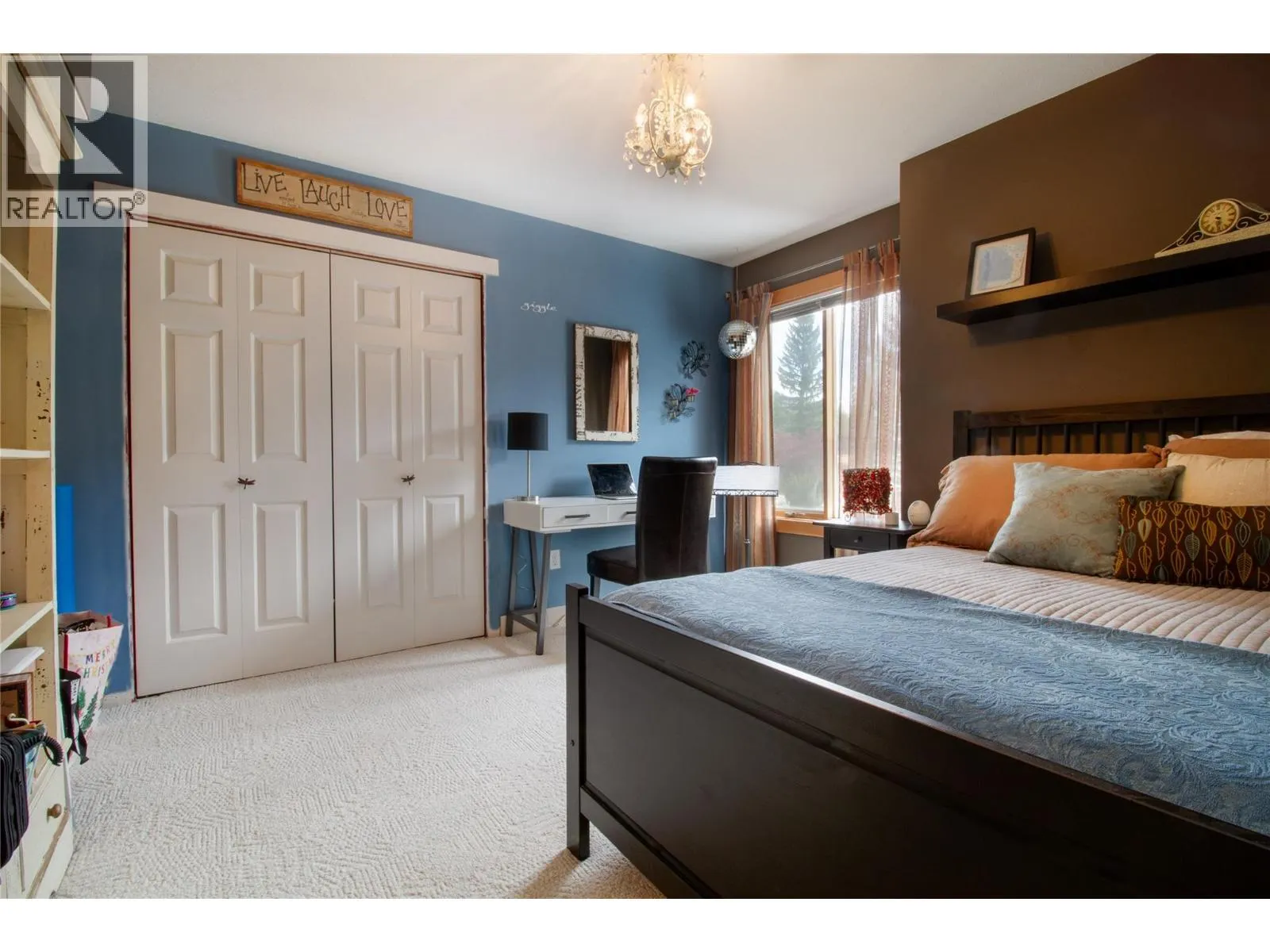 1107 Pineridge Crescent