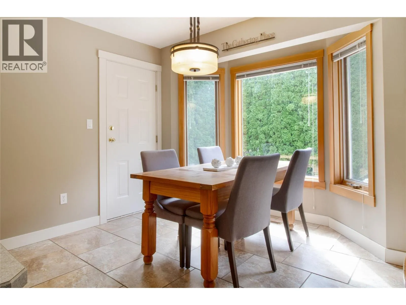 1107 Pineridge Crescent