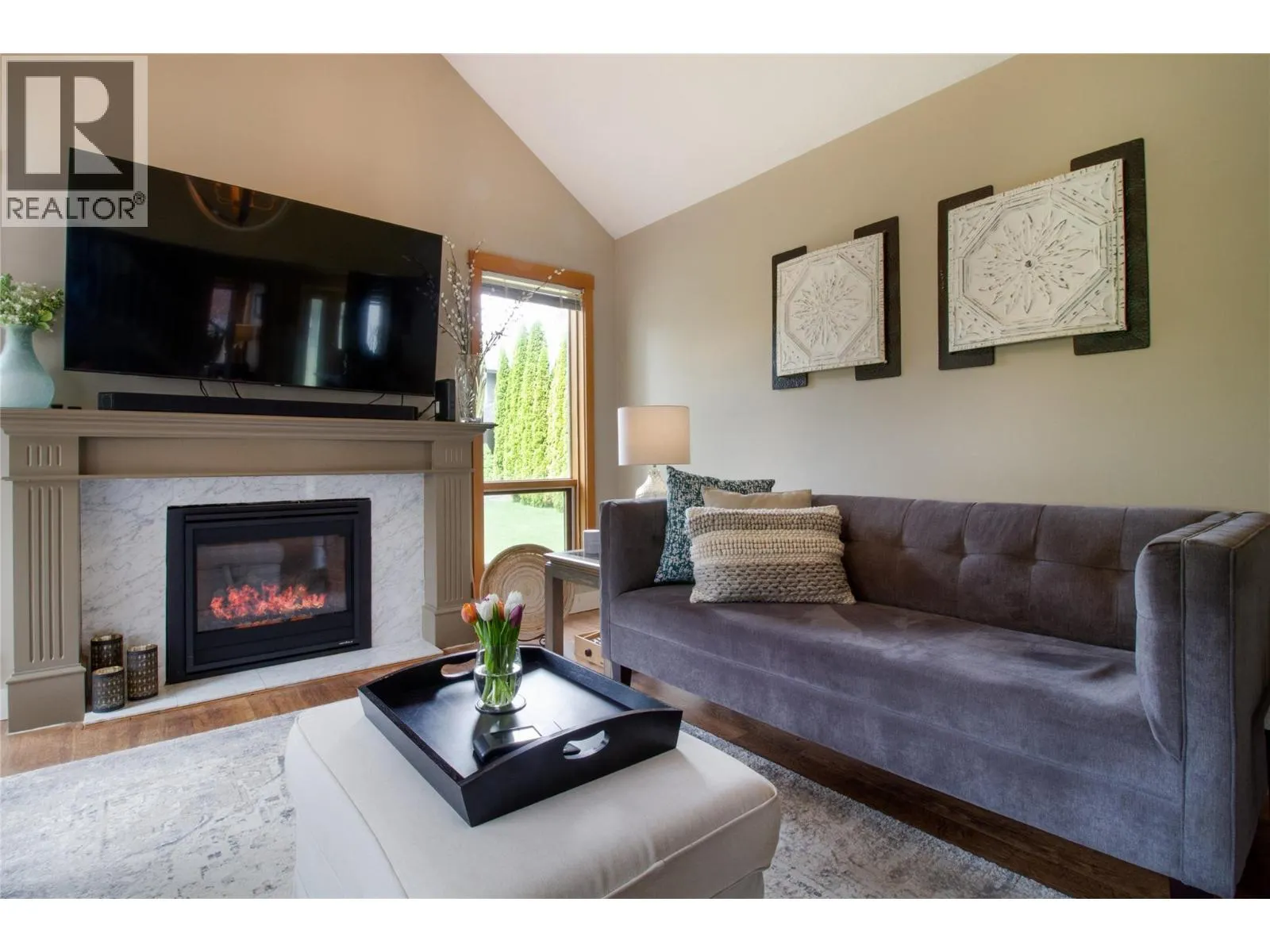 1107 Pineridge Crescent