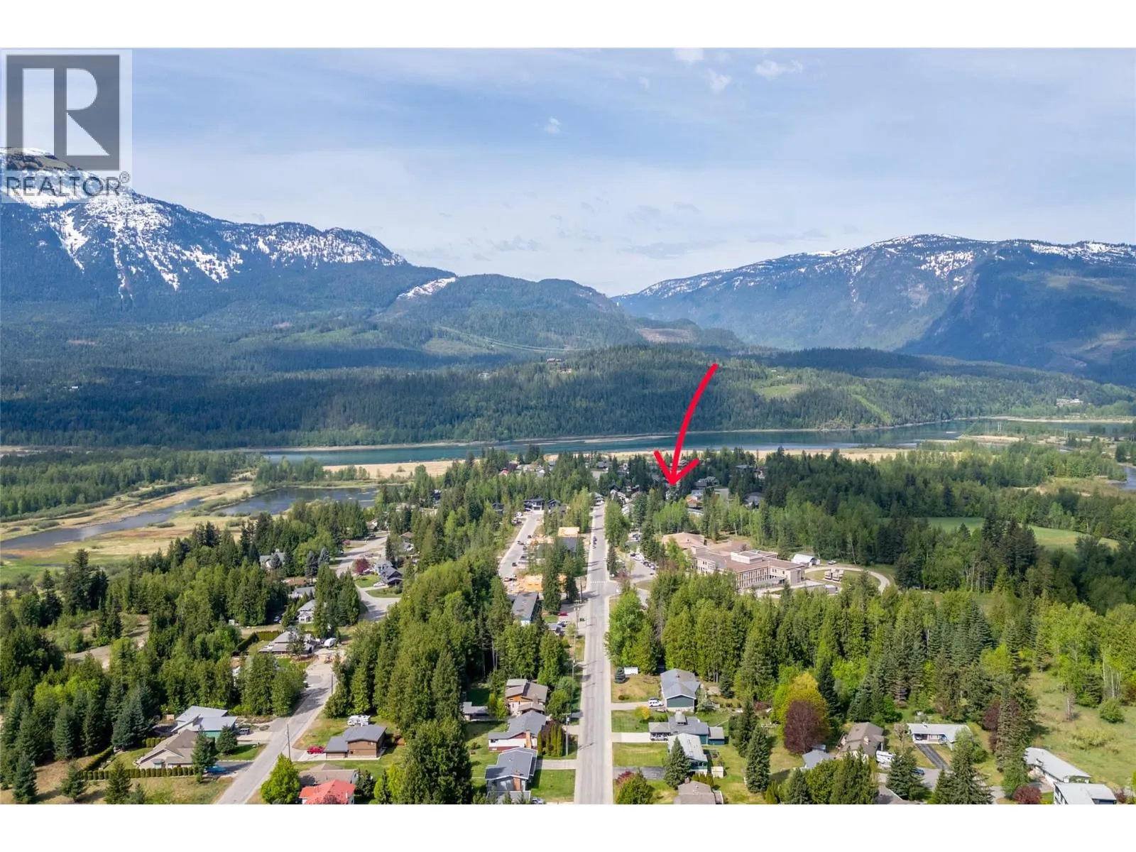 1107 Pineridge Crescent